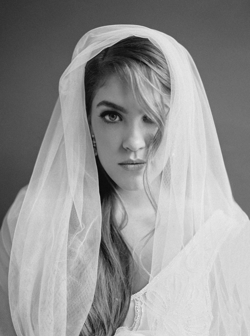 Moody Victorian Wedding Inspiration | When She Knew Photography | Brown and Beige Wedding | Fine Art Wedding | Joy Wed