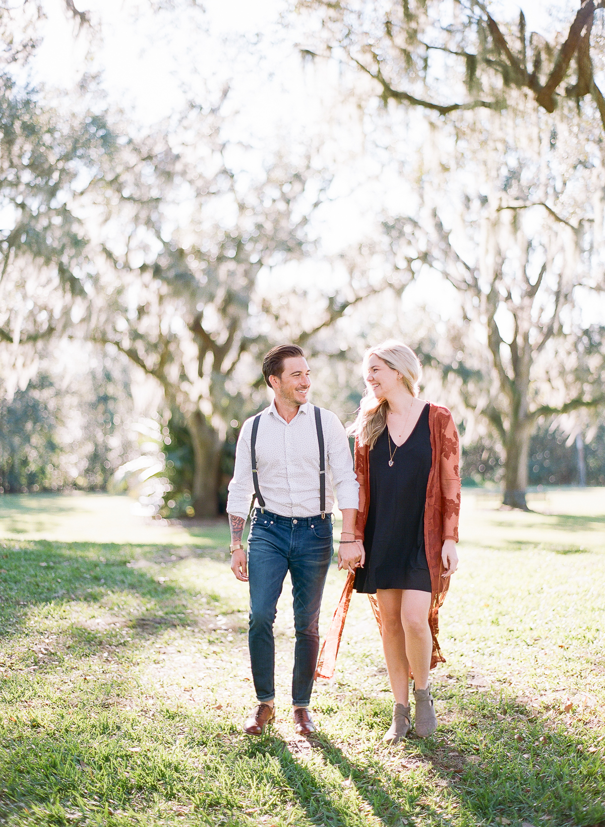 Bok Tower Gardens Engagement Session | Trendy Engagement Session | The Ganeys | Fine Art Engagement Session | Canadian Wedding Blog | Joy Wed | Fine Art Wedding Blog