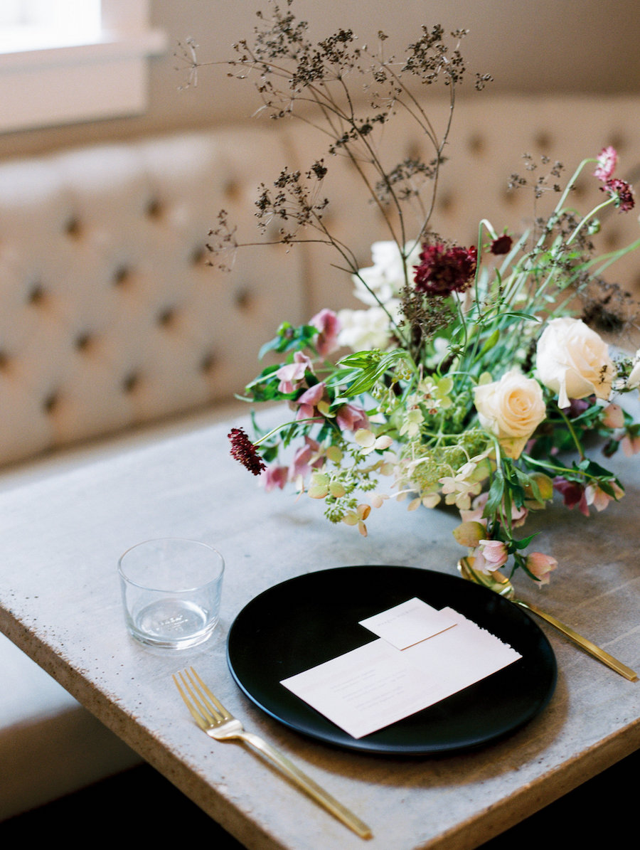 Modern and Minimalist Wedding | Bonnie Sen Photography | Linda Ha | Common House Wedding | White and Black Wedding | Fine Art Wedding blog | Canadian Wedding | Joy Wed