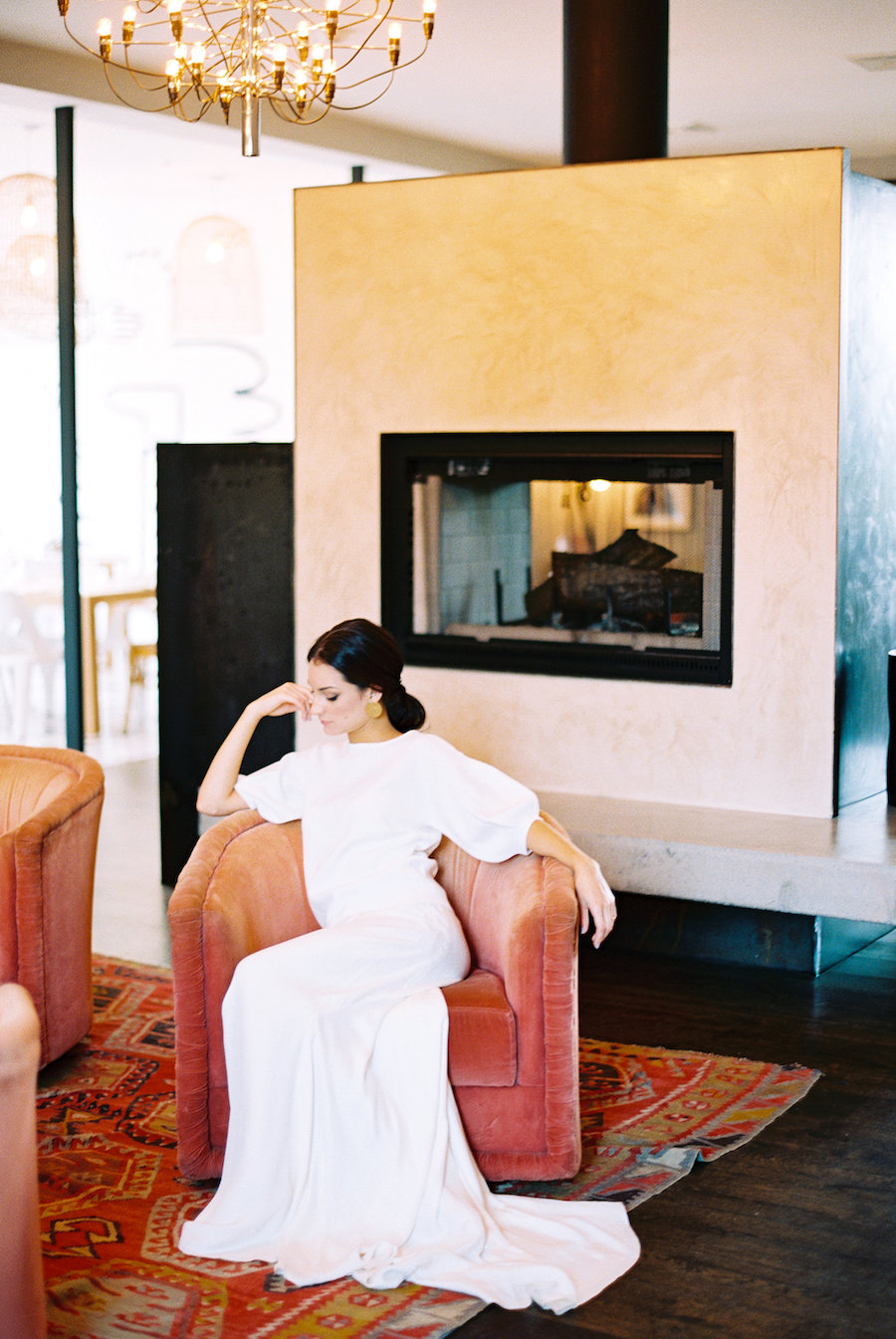 Modern and Minimalist Wedding | Bonnie Sen Photography | Linda Ha | Common House Wedding | White and Black Wedding | Fine Art Wedding blog | Canadian Wedding | Joy Wed
