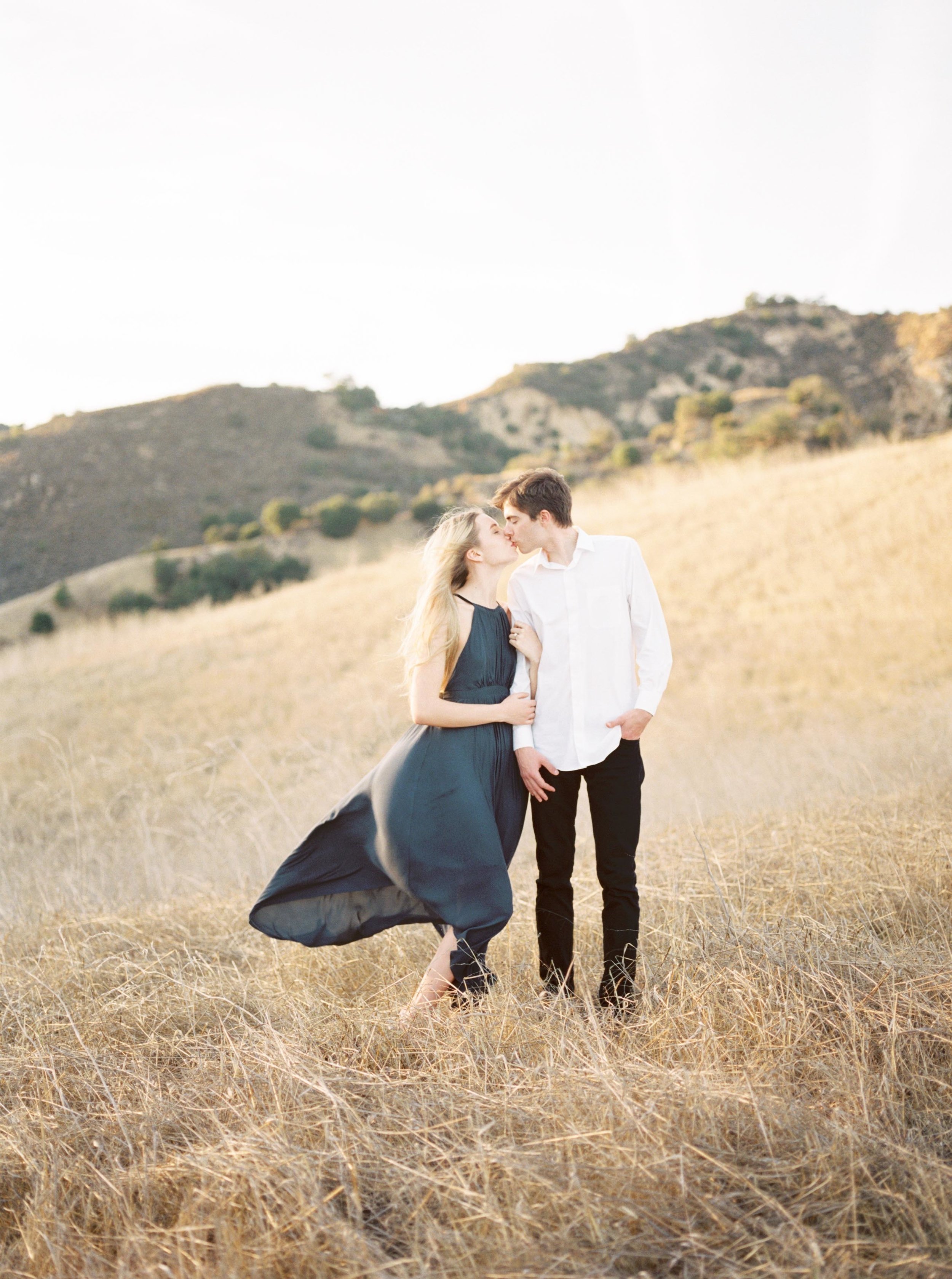 Malibu Mountains Engagement Session | Katelyn Rose Photography | California Engagement Session | California Photographer | Canadian Wedding Blog | Joy Wed | Fine Art Engagement Session