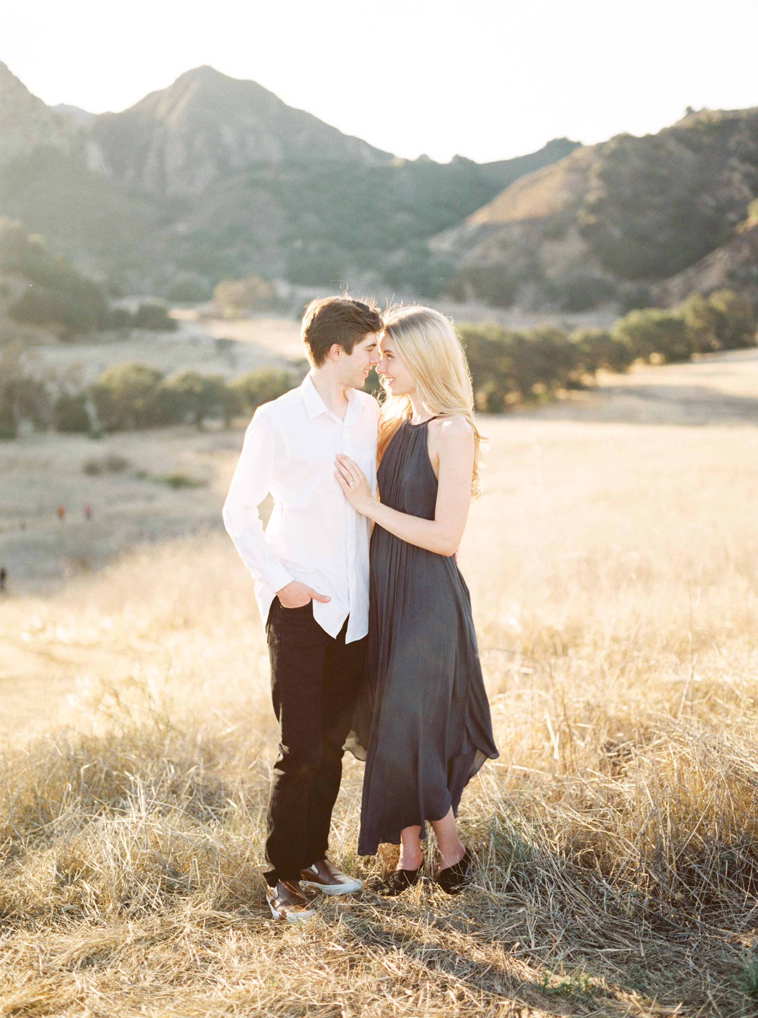 Malibu Mountains Engagement Session | Katelyn Rose Photography | California Engagement Session | California Photographer | Canadian Wedding Blog | Joy Wed | Fine Art Engagement Session