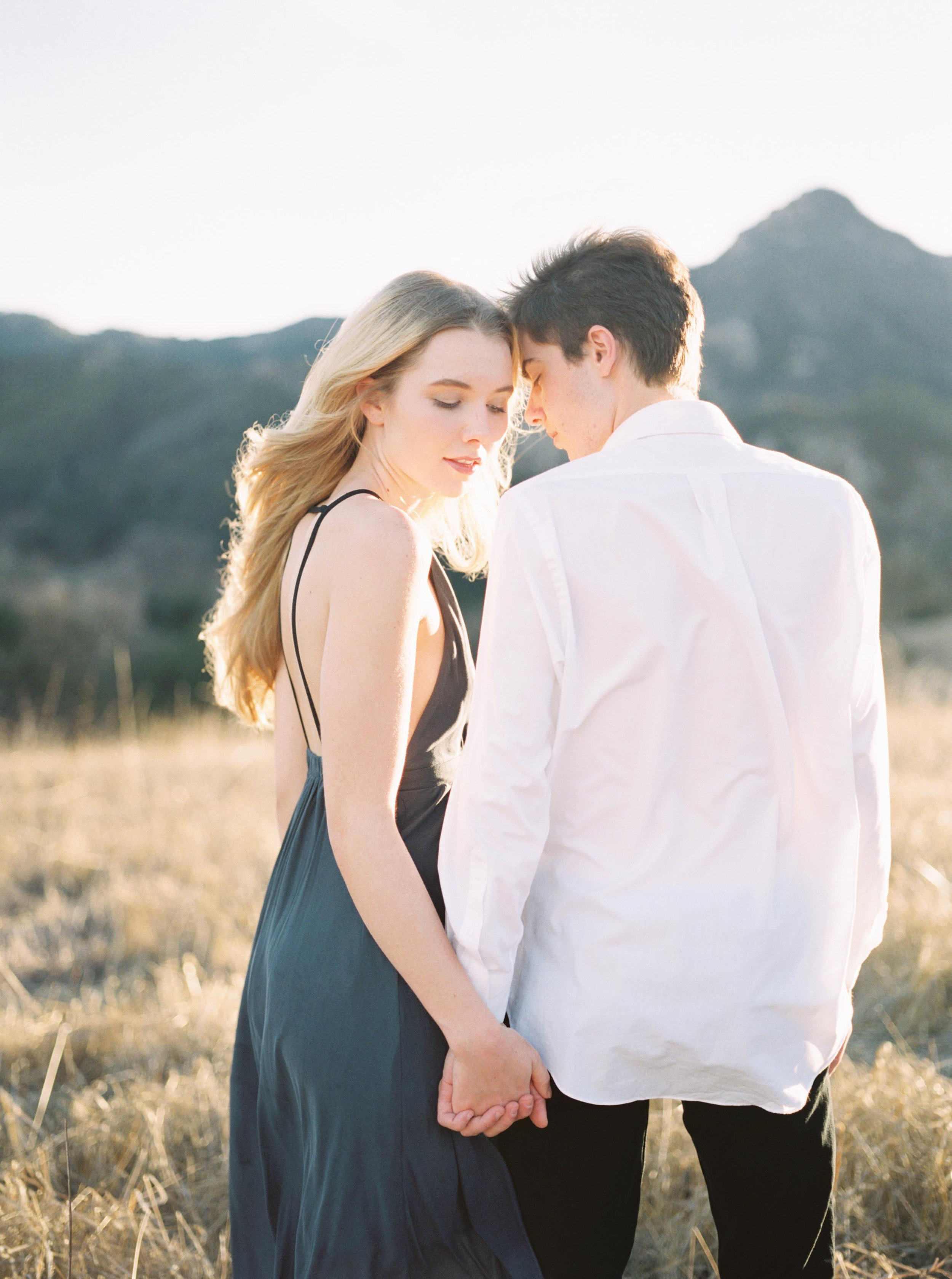 Malibu Mountains Engagement Session | Katelyn Rose Photography | California Engagement Session | California Photographer | Canadian Wedding Blog | Joy Wed | Fine Art Engagement Session