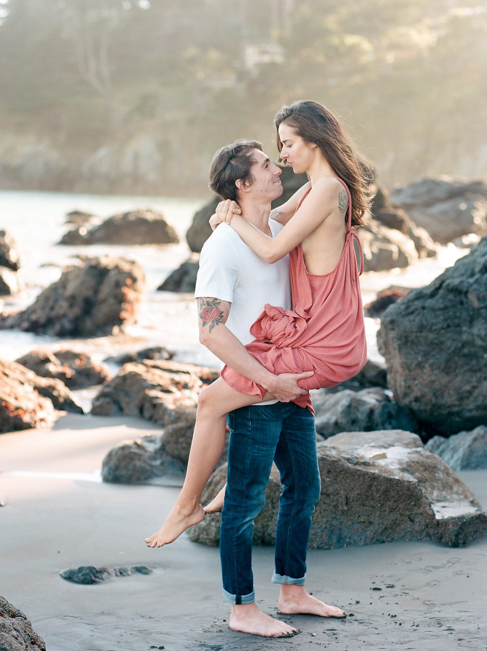 Muir Beach Engagement Session | Lissa Ryan Photography | Linda Ha Events | Beach Engagement | Natural Engagement Session | Joy Wed | Canadian Wedding Blog | Fine Art Wedding Blog