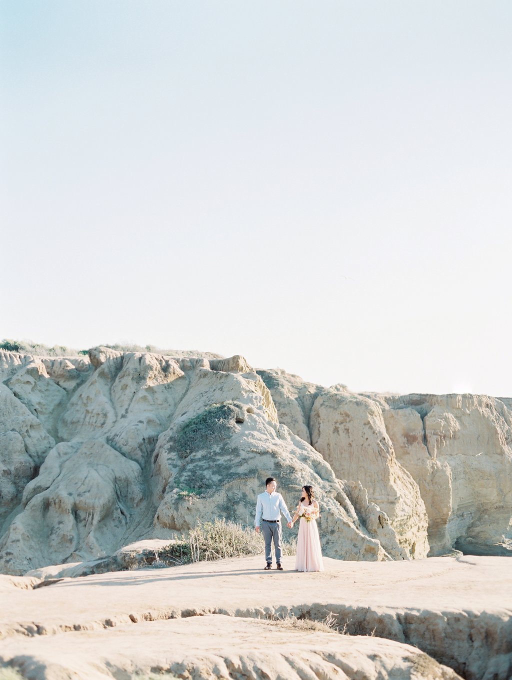Sunset Cliffs Engagement Session | Mallory Dawn Photography | San Diego Engagement Session | California Photographer | Fine Art Wedding Blog | Canadian Wedding Blog | Joy Wed | Stacey Foley Design
