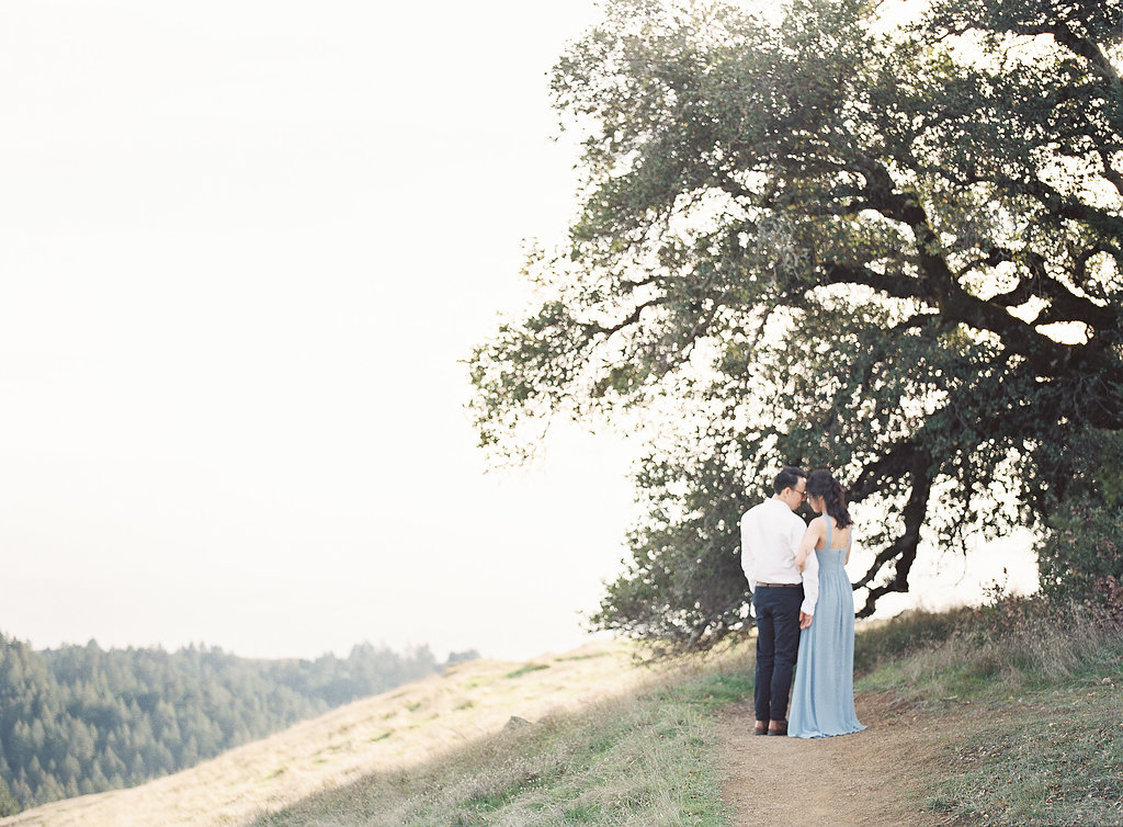 California Hills Engagement Session | California Photographer | Stephanie Gan Photography | Joy Wed | Canadian Wedding Blog | Canmore Wedding Planner | Sunset Engagement Session