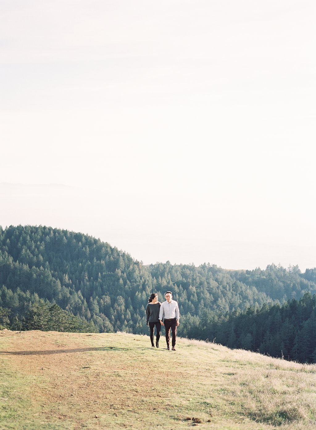 California Hills Engagement Session | California Photographer | Stephanie Gan Photography | Joy Wed | Canadian Wedding Blog | Canmore Wedding Planner | Sunset Engagement Session
