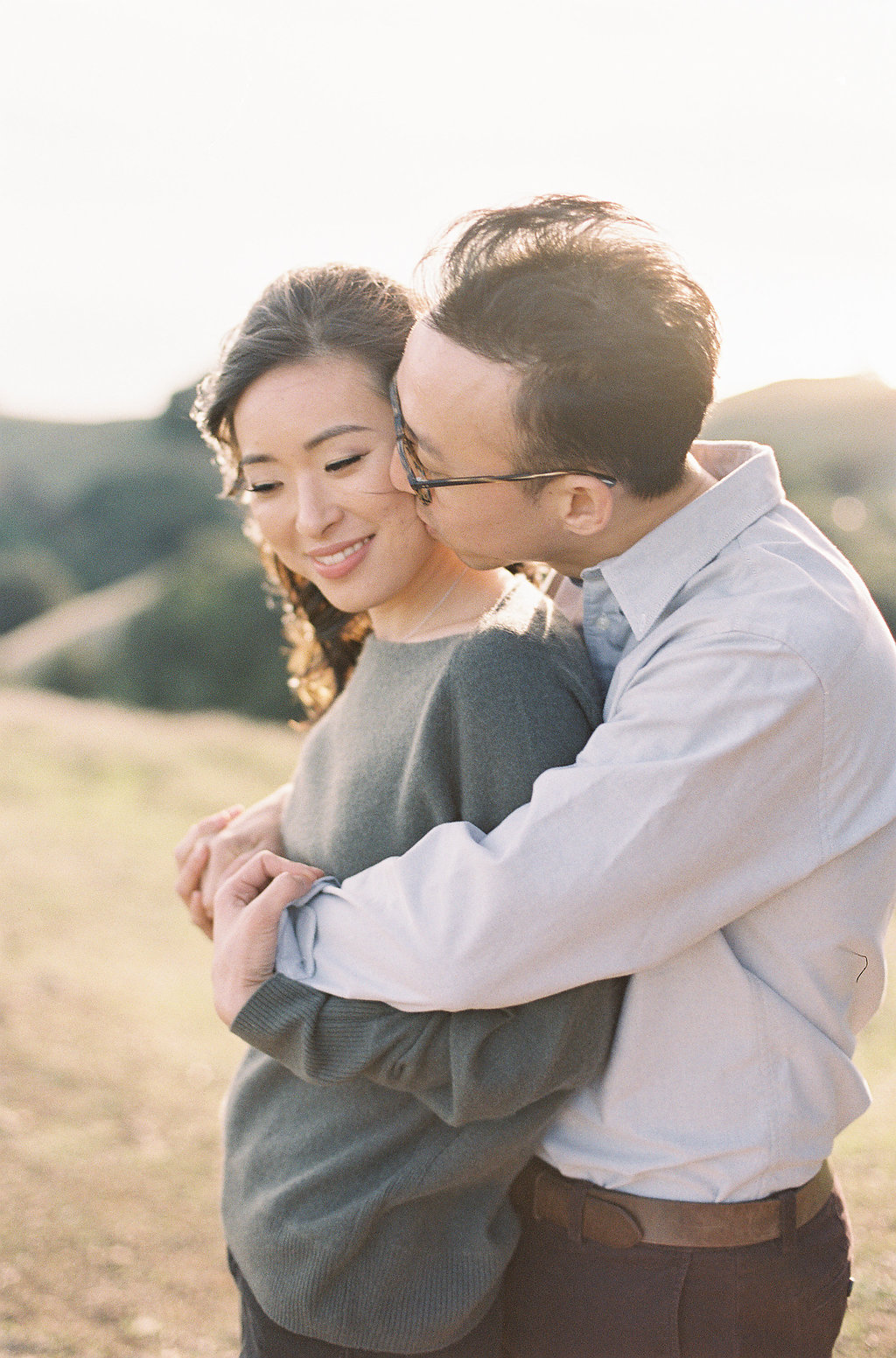 California Hills Engagement Session | California Photographer | Stephanie Gan Photography | Joy Wed | Canadian Wedding Blog | Canmore Wedding Planner | Sunset Engagement Session