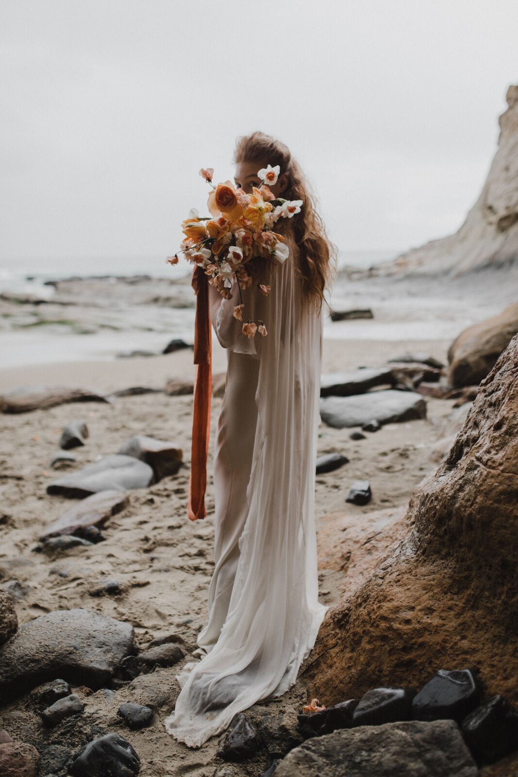 Cape Kiwanda Wedding | Minimalist Wedding | Contemporary Wedding | Alixann Loosle | Color Theory Collective | Beach Wedding | Joy Wed