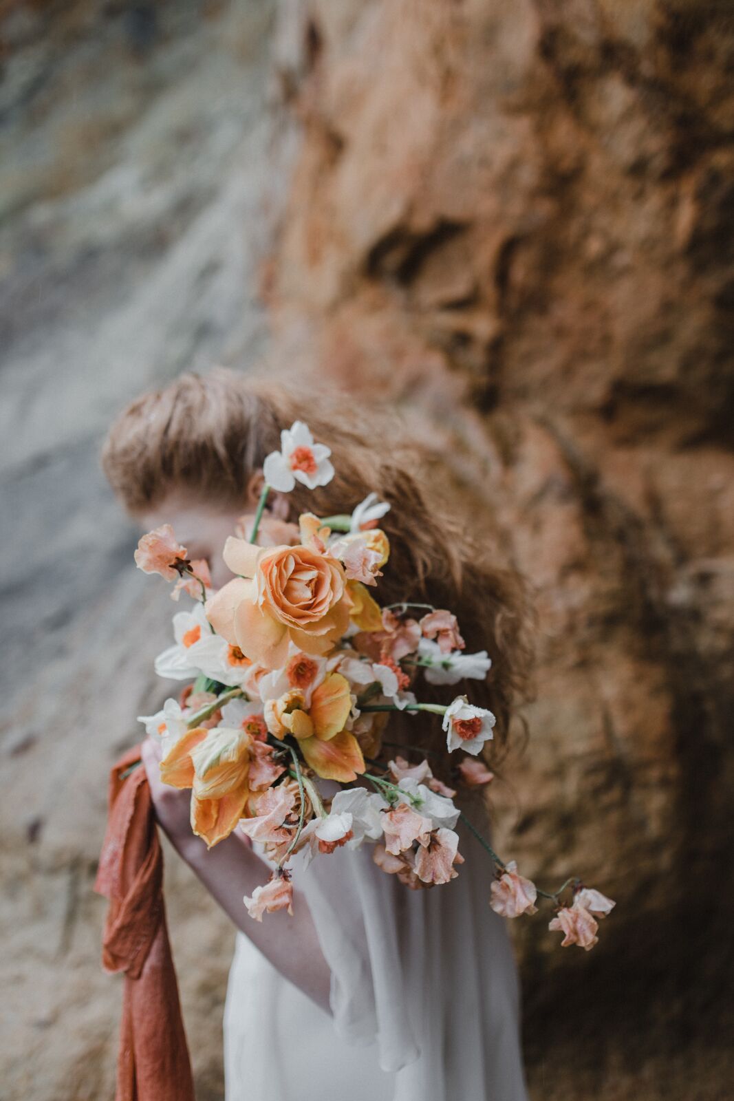Cape Kiwanda Wedding | Minimalist Wedding | Contemporary Wedding | Alixann Loosle | Color Theory Collective | Beach Wedding | Joy Wed