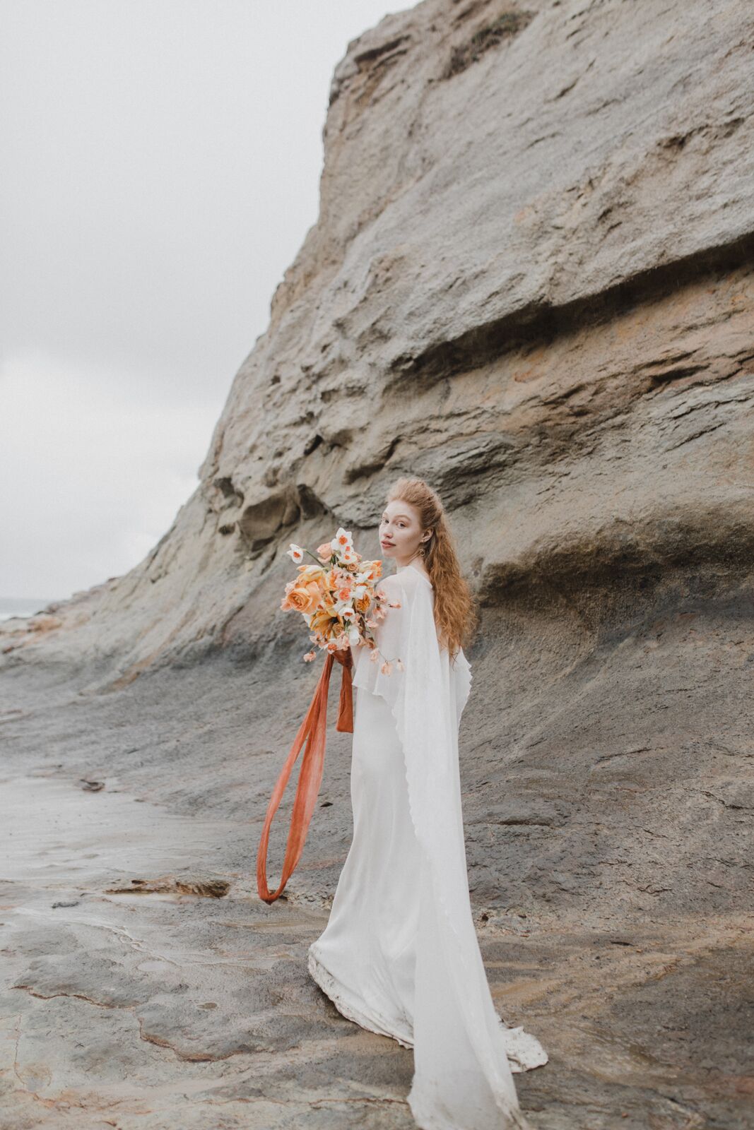 Cape Kiwanda Wedding | Minimalist Wedding | Contemporary Wedding | Alixann Loosle | Color Theory Collective | Beach Wedding | Joy Wed