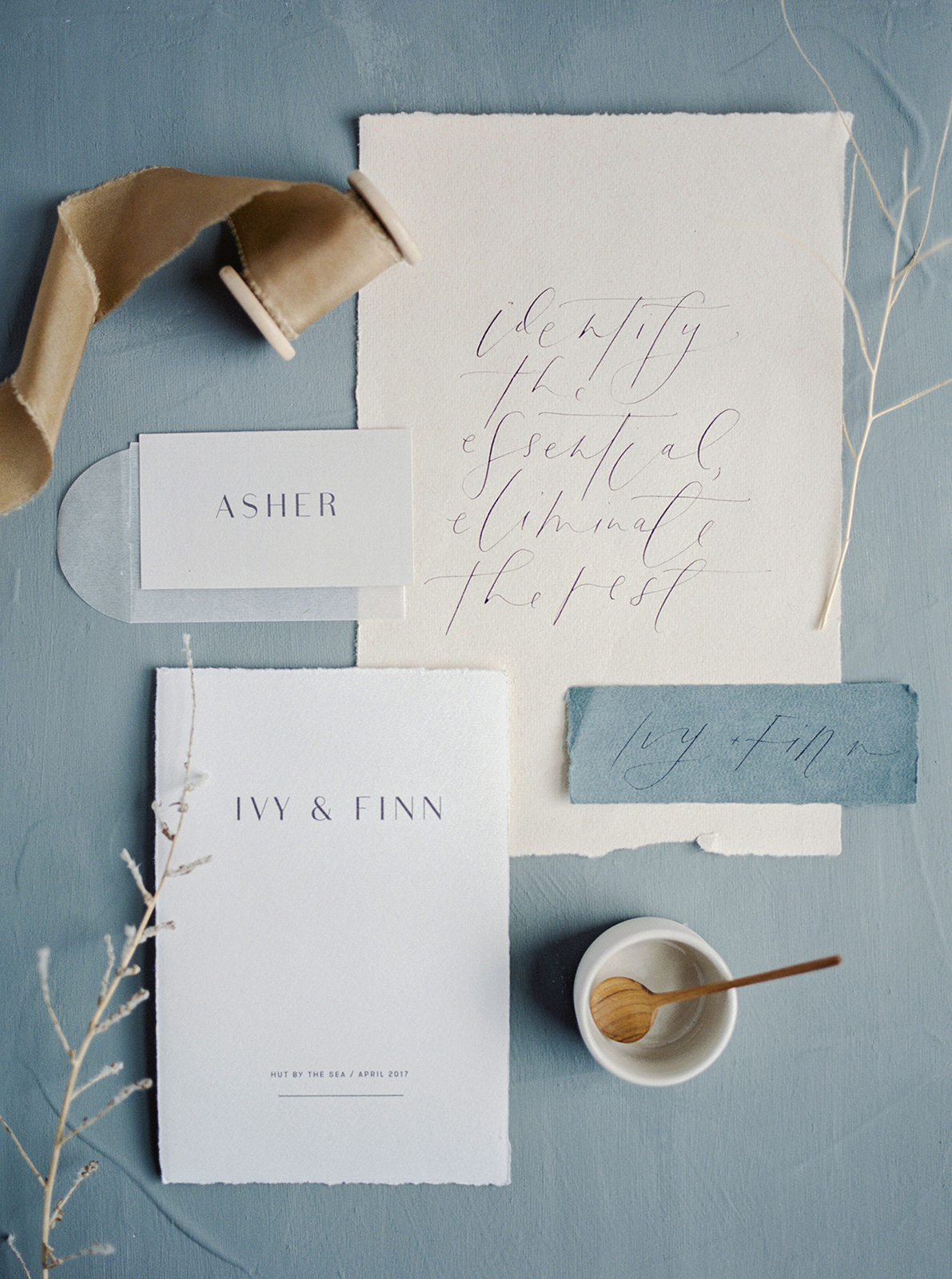 Desert Wedding | Modern Wedding | Minimal Wedding | Same Sex Wedding | Niki Rhodes Photo | Joy Wed | Canadian Wedding Blog | Fine Art Wedding Blog | Stacey Foley Design