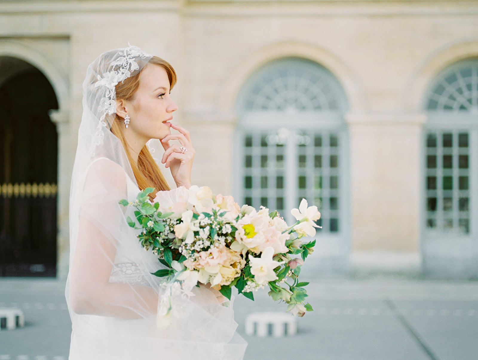 Paris Bridal Inspiration | Paris Wedding | Paris Photographer | Orange and Yellow Wedding | Jessica Rieke Photography | Canadian Wedding Blog | Fine Art Wedding Blog | Joy Wed
