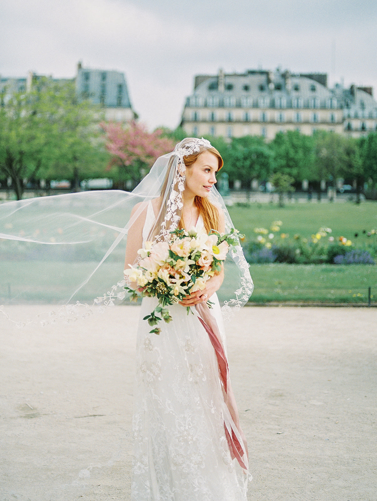 Paris Bridal Inspiration | Paris Wedding | Paris Photographer | Orange and Yellow Wedding | Jessica Rieke Photography | Canadian Wedding Blog | Fine Art Wedding Blog | Joy Wed