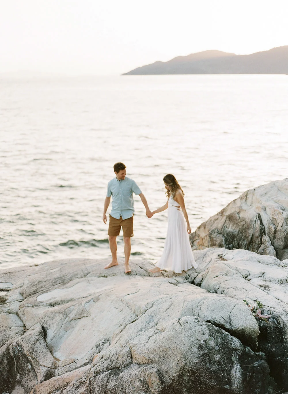 Vancouver Engagement Session | Vasia Photography | Vancouver Wedding | Vancouver Photographer | BC Wedding | BC Photographer | Canadian Wedding Blog | Joy Wed