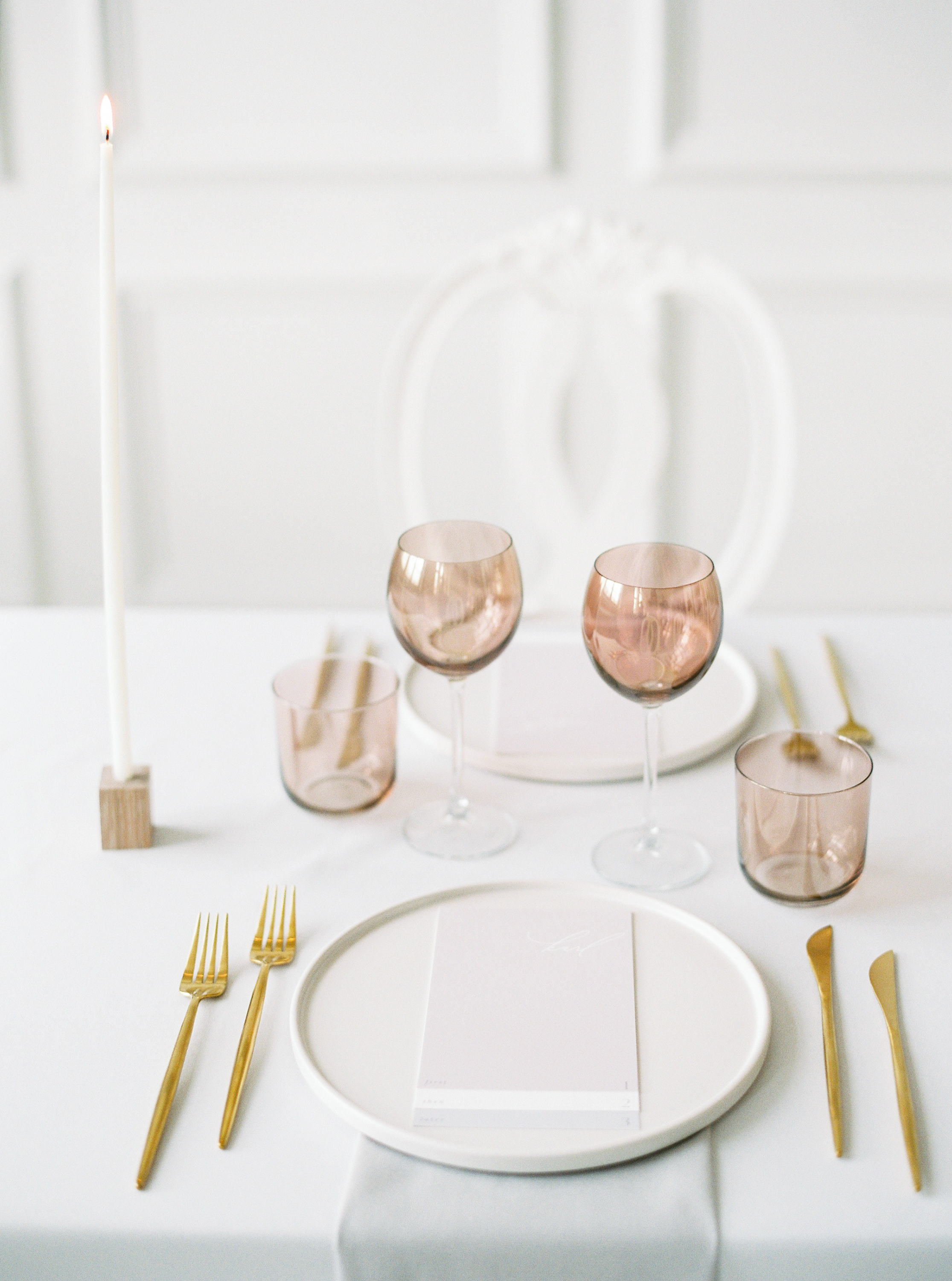 Scandinavian Wedding Inspiration | 2 Brides Photography | Peaches & Mint | Swedish Wedding | Minimal Wedding Inspiration | Spring Wedding | Joy Wed | Canadian Wedding Blog | Fine Art Wedding Blog