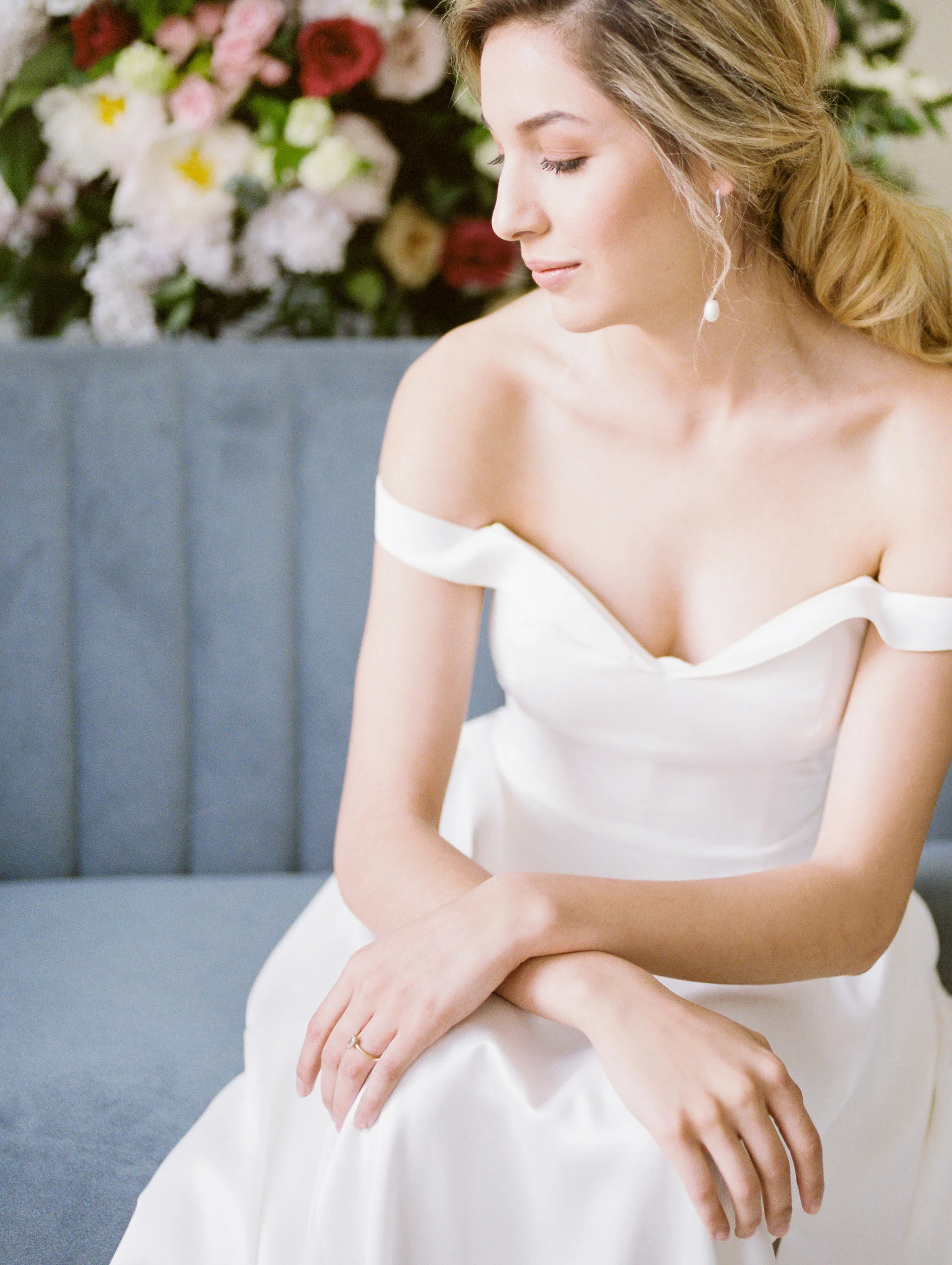 Romantic Wedding Inspiration | Spring Wedding | Summer Wedding Inspiration | Kristyn Harder Photography | Calgary Wedding Photographer | Calgary Wedding Florist | Fine Art Weddding Blog | Joy Wed