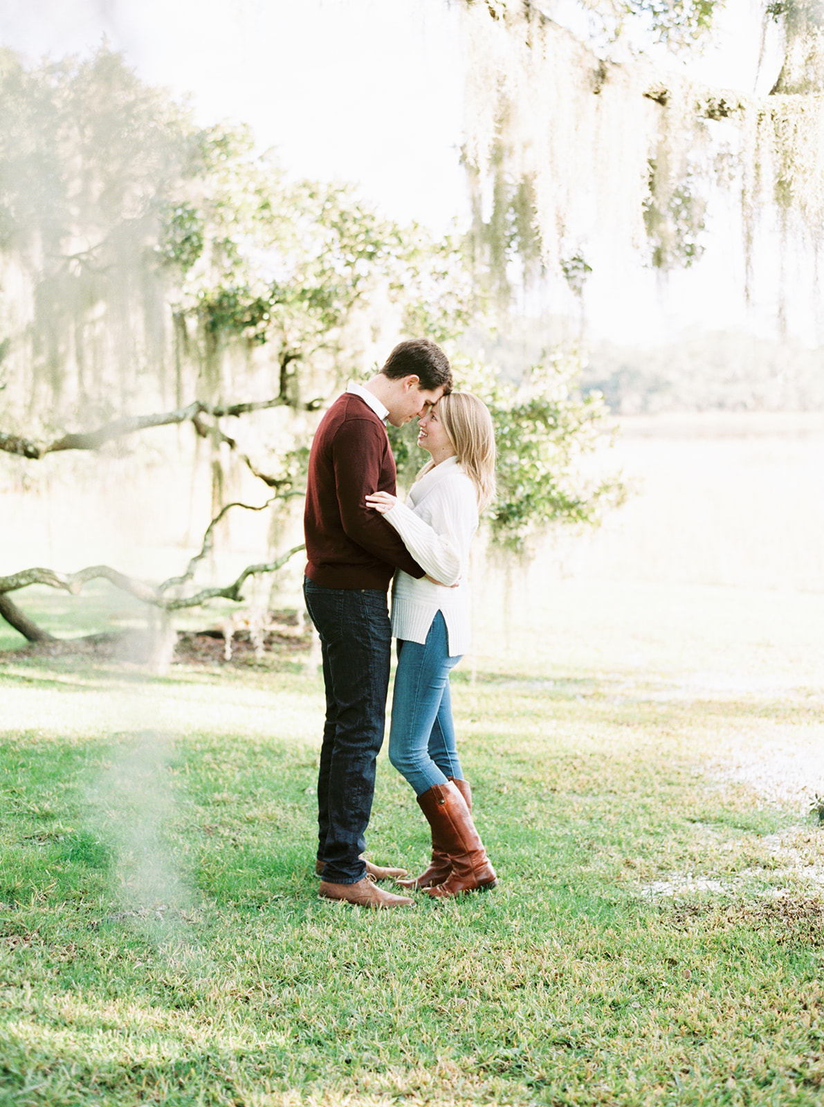 Charleston Engagement Session | Alayna Kaye Photography | South Carolina Wedding | South Carolina Photographer | Charleston Photographer | Fine Art Wedding Blog | Joy Wed