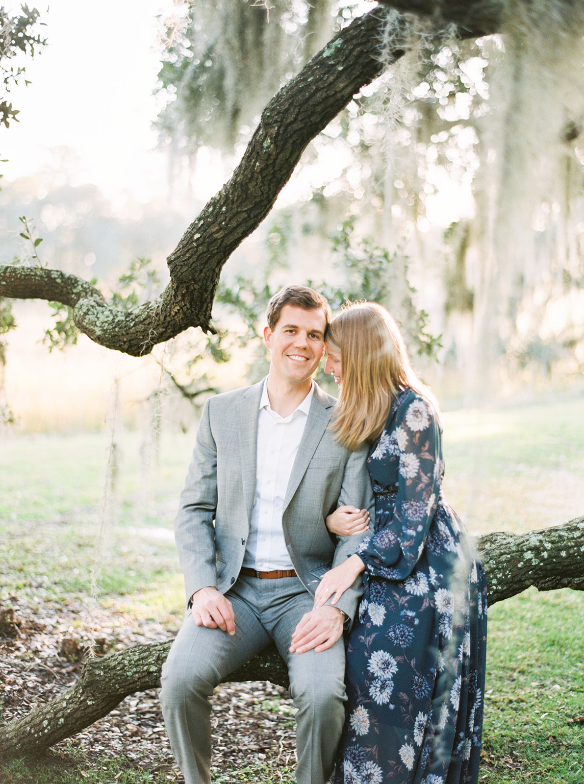 Charleston Engagement Session | Alayna Kaye Photography | South Carolina Wedding | South Carolina Photographer | Charleston Photographer | Fine Art Wedding Blog | Joy Wed