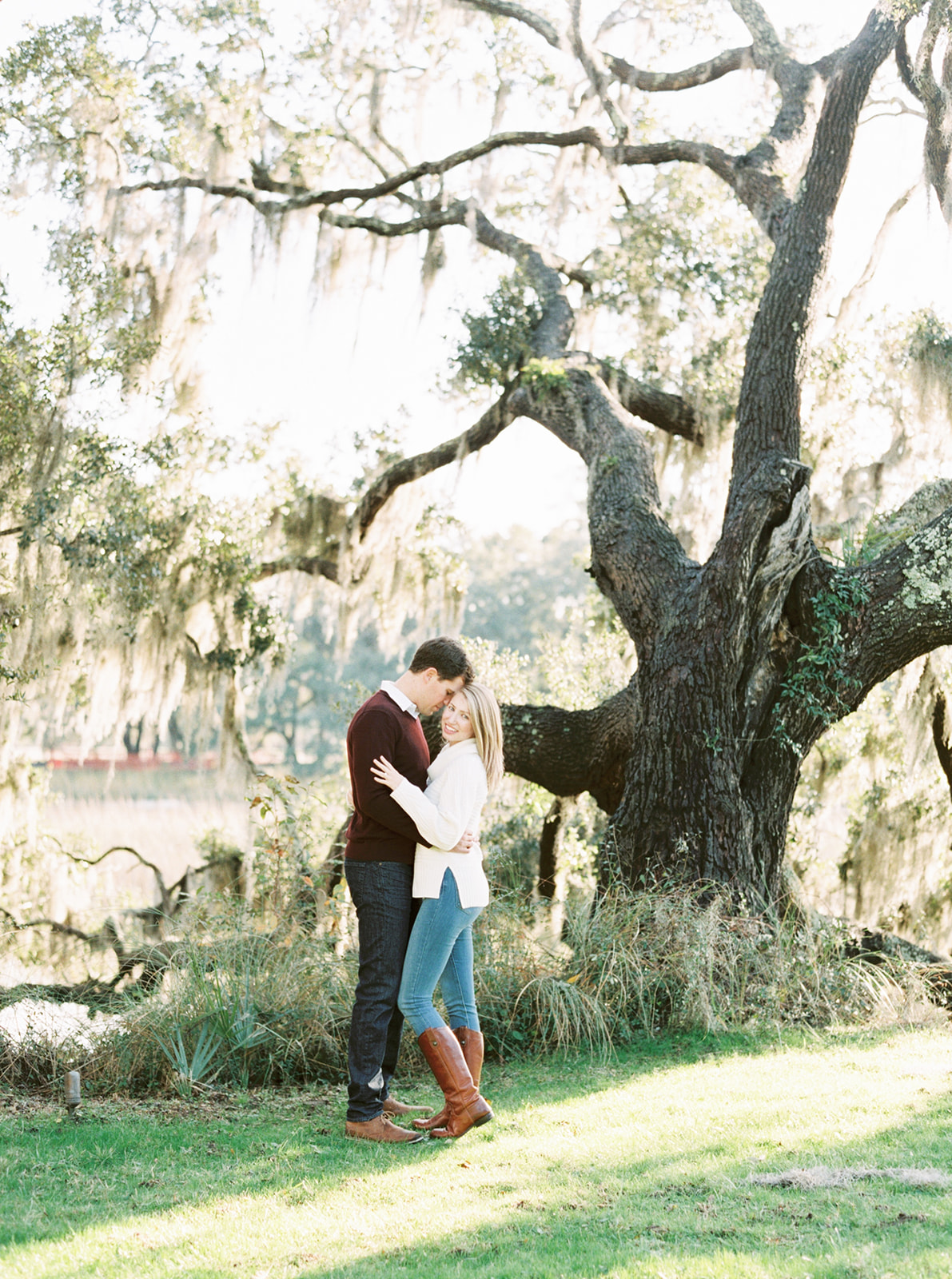 Charleston Engagement Session | Alayna Kaye Photography | South Carolina Wedding | South Carolina Photographer | Charleston Photographer | Fine Art Wedding Blog | Joy Wed