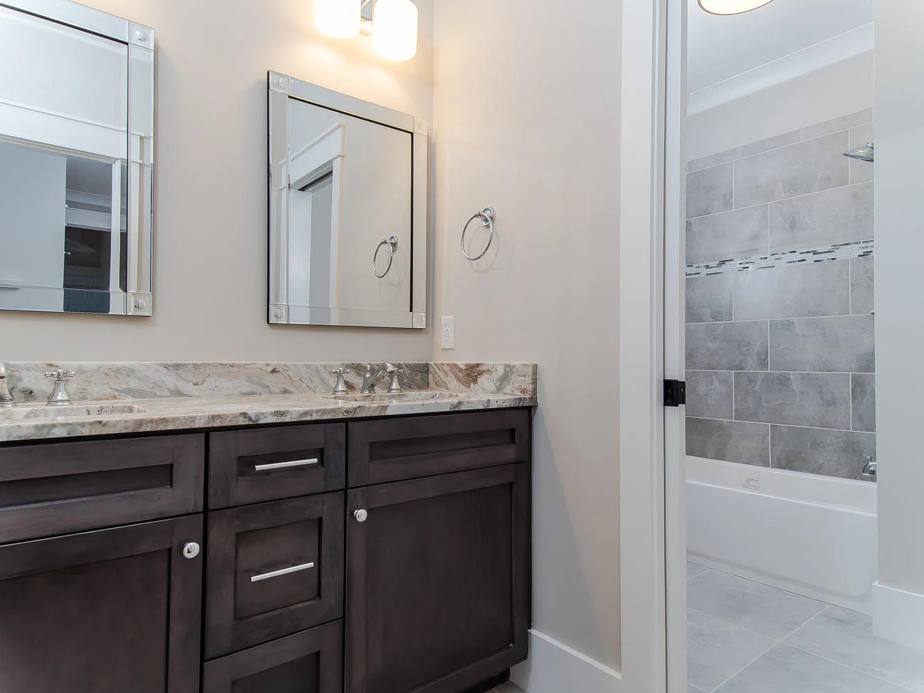 5736 Barham Crossing Dr Wake-large-035-21-Barham Crossing4-1333x1000-72dpi.jpg