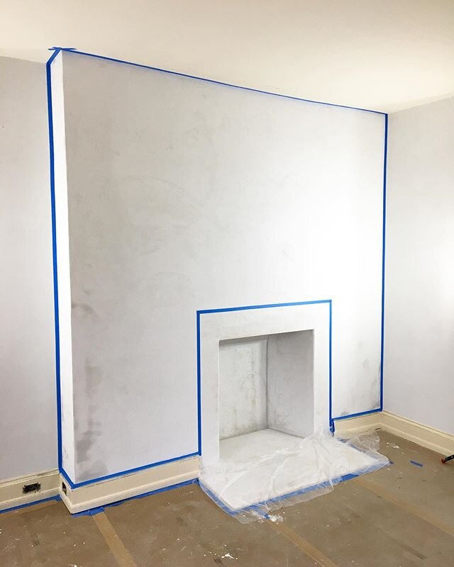 Last @limestrong wall about to get finished on Philadelphia project. Little fireplace to be completed in Tadelakt, finish soon to follow.
#plasteringlife #stayinthelines