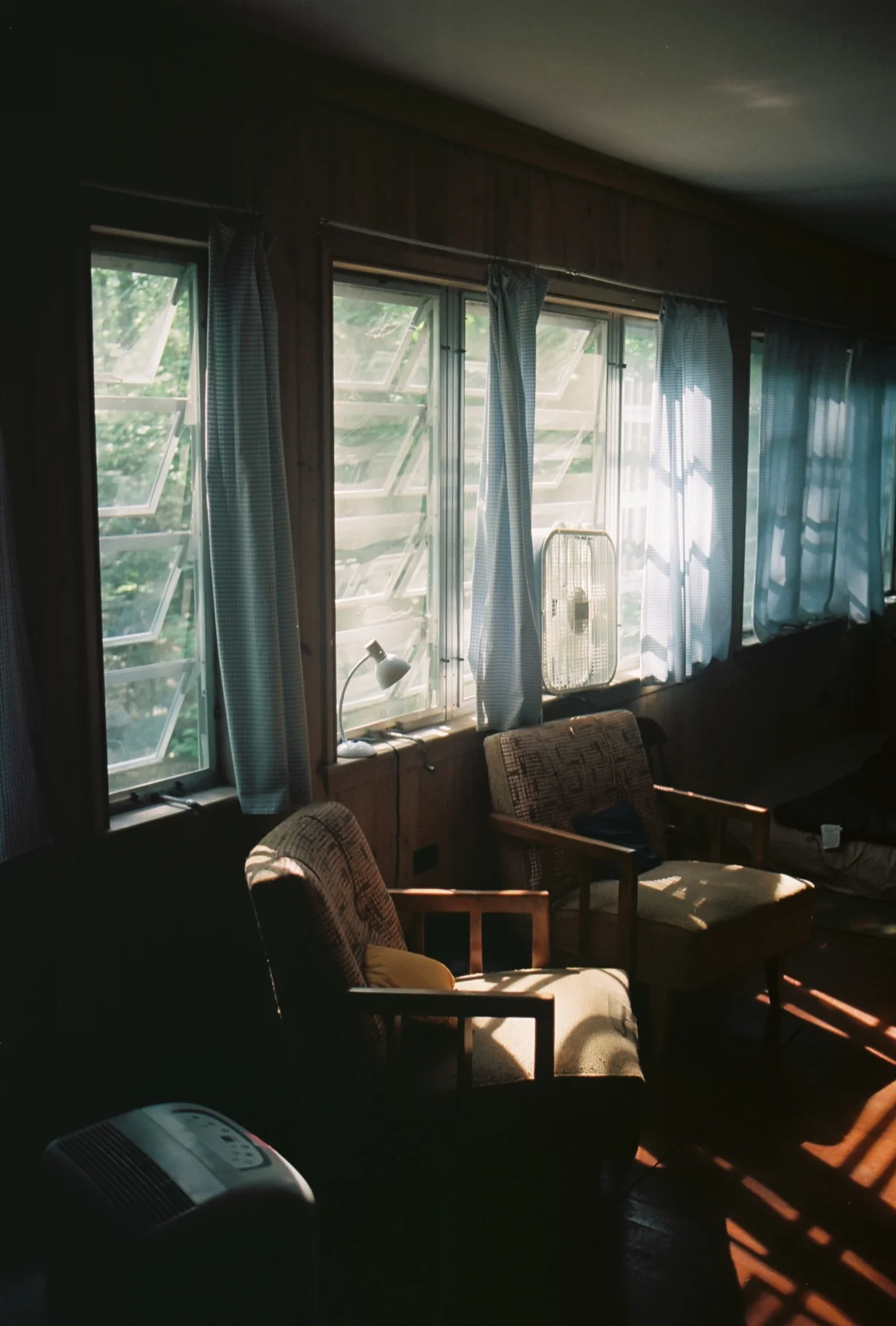 A148367_000.jpg