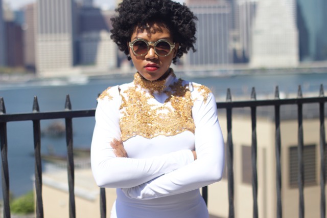 Outfit details: Sunglasses (exact)