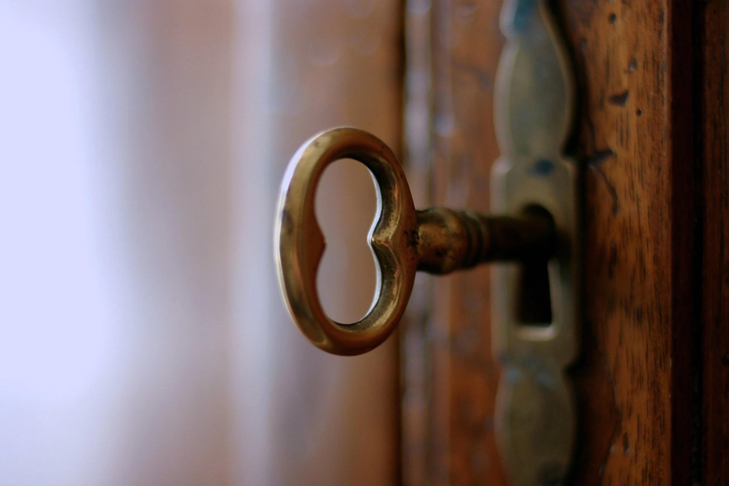 Key-stuck-in-door-lock-1.jpg