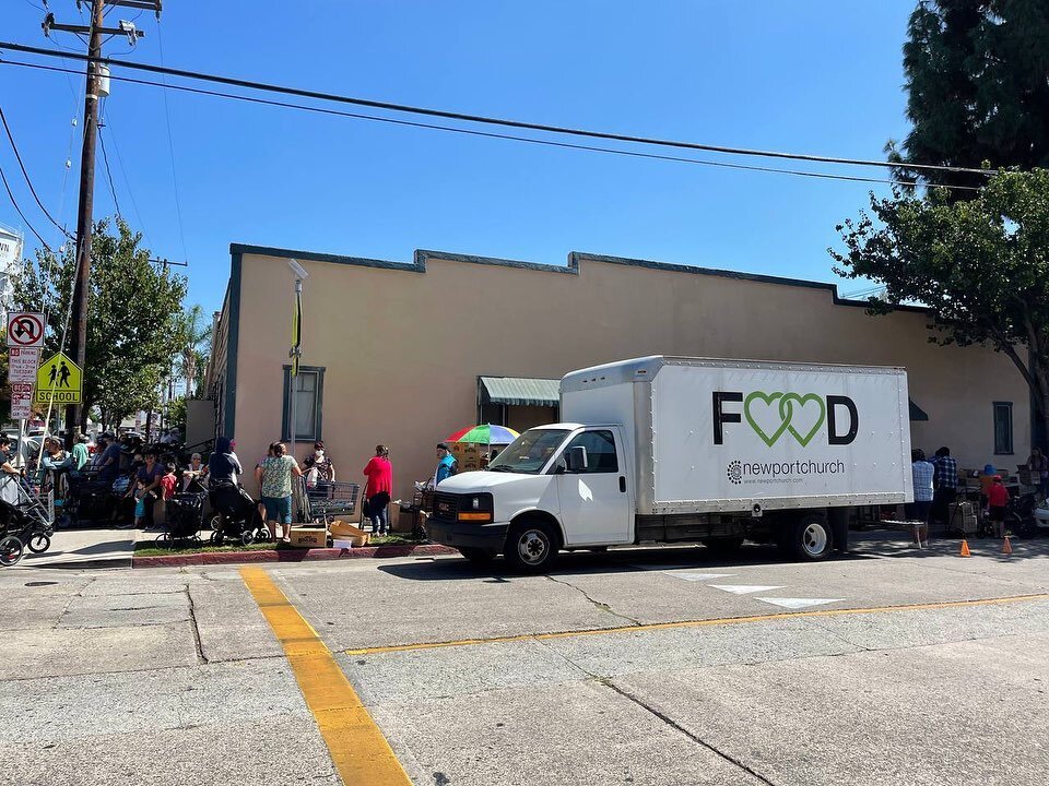 Every week for the last 11 years a faithful team of volunteers have been serving food with love to the community of Santa Ana. 

Over the years it has been our privilege to give multiplied millions of pounds of food to countless families in need. Now