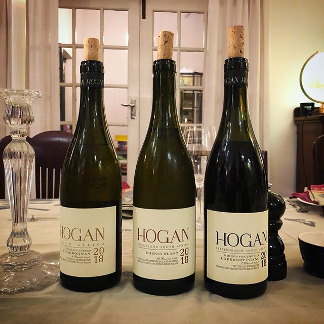 HOGAN WINES 2018
Jocelyn Wilson @hoganwines has doubled the number of cuvées, from two to four. Both the crisp cold climate Chardonnay and the non-vegetal Cab Franc blew me away! 🙌🏼👊🏼👏🏼
⠀⠀⠀⠀⠀⠀⠀
#hoganwines
#southafricanwine
#chardonnay
#cabernetfranc
#cheninblanc
#newwavesa