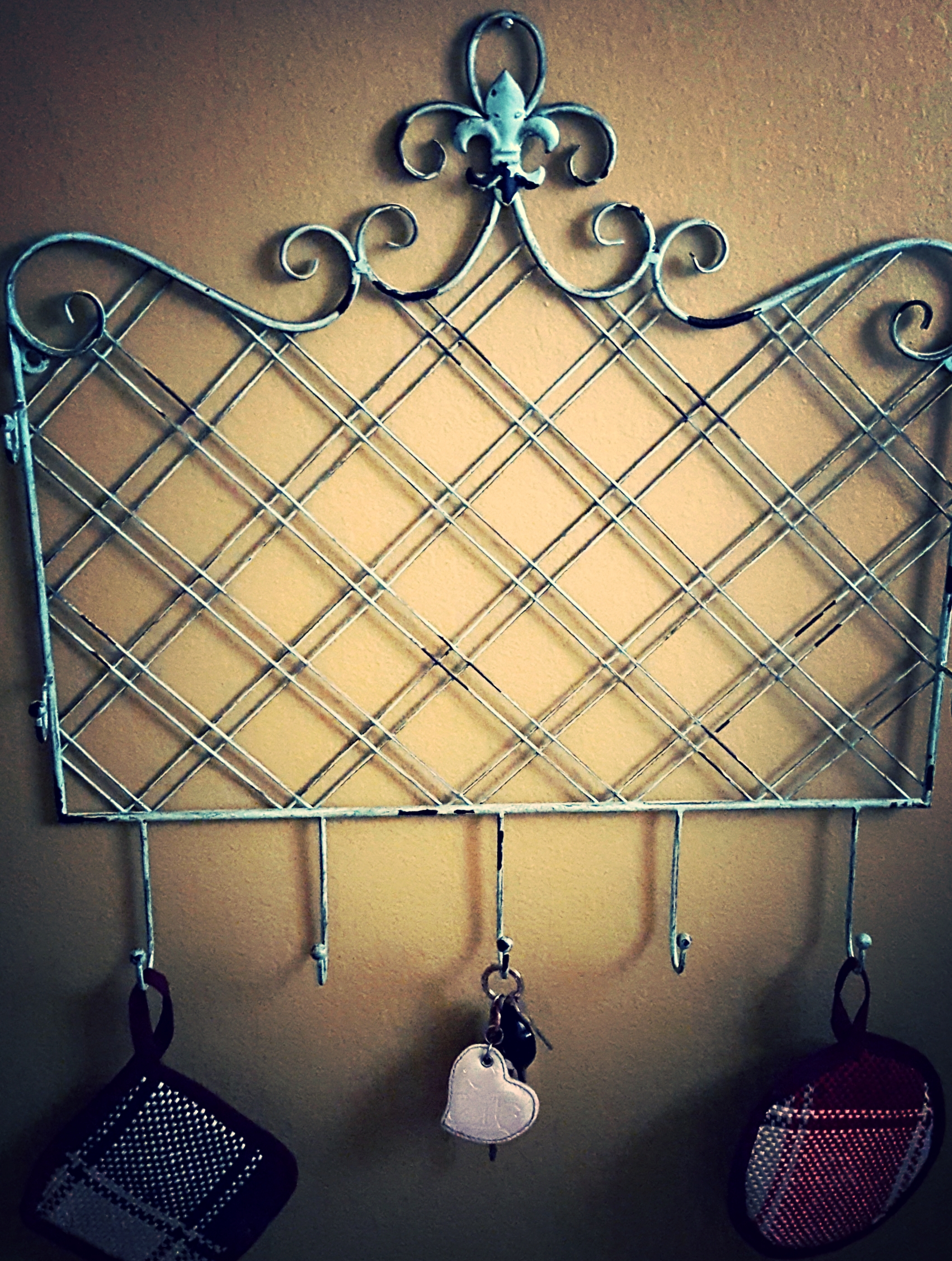 Metal Wall Decoration with Hooks