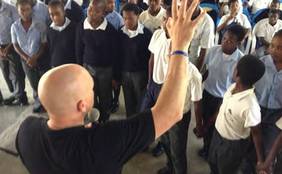 Young people came forward to accept Jesus in the city of Bulembo!