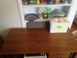 clean-desk-2--300x225.jpg