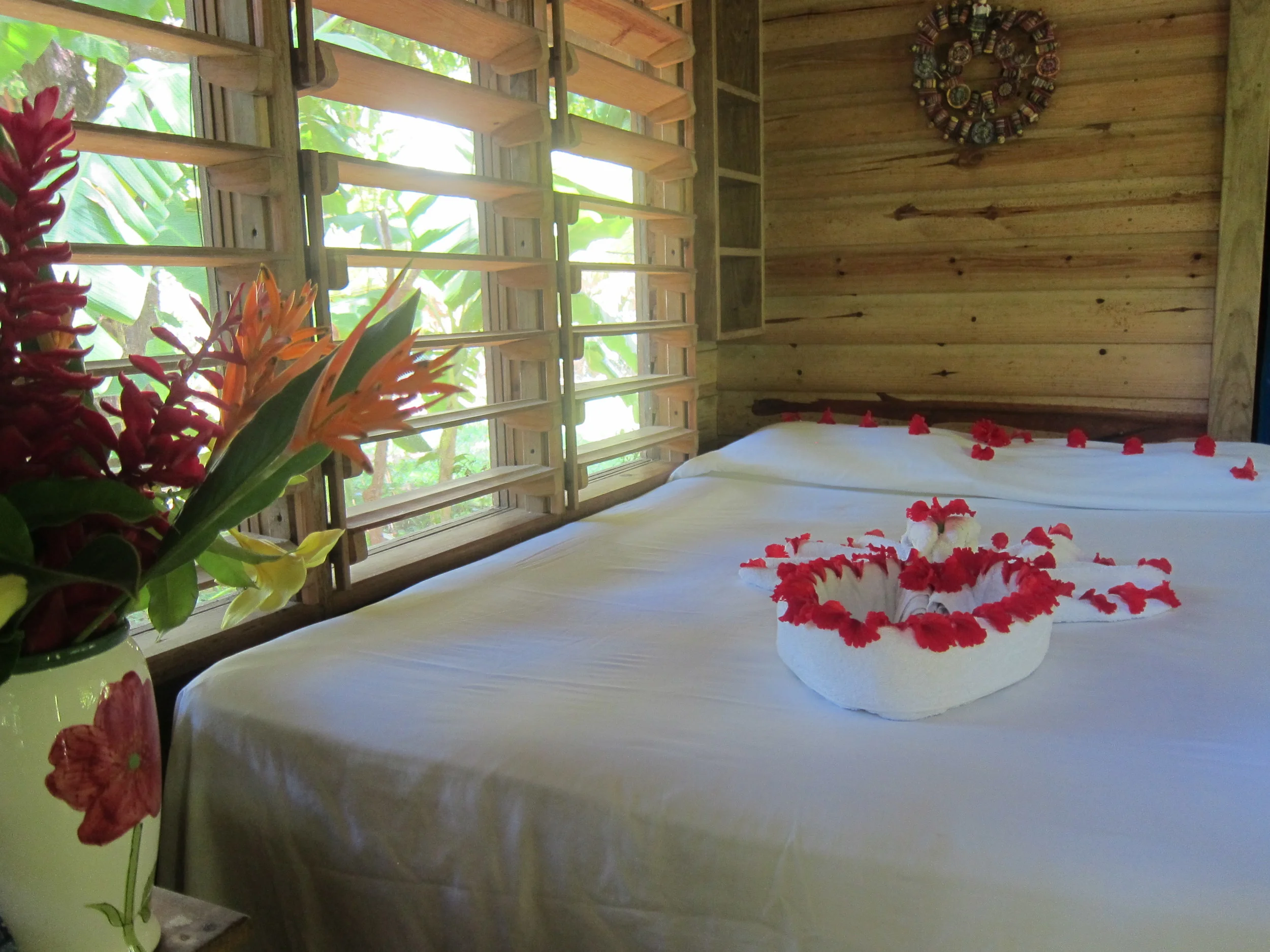 Garden cabins, budget accommodation, beachfront, West End, Roatan, Honduras