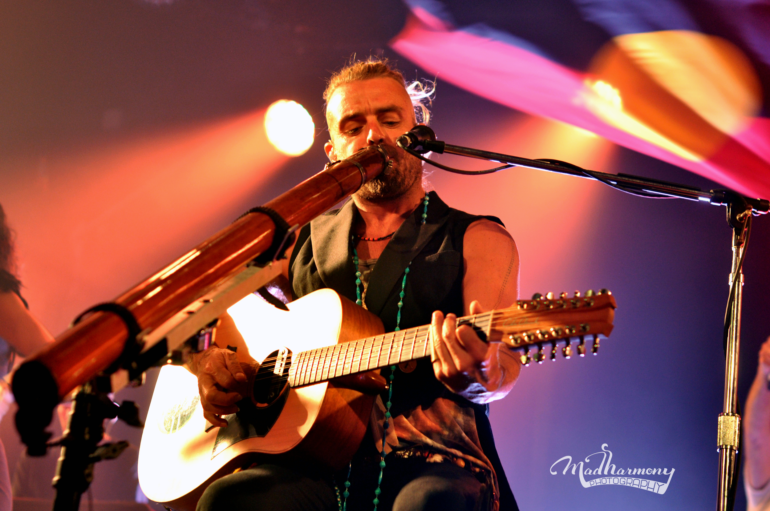 Xavier Rudd & The United Nations / 10.09.15 / The Catalyst Club