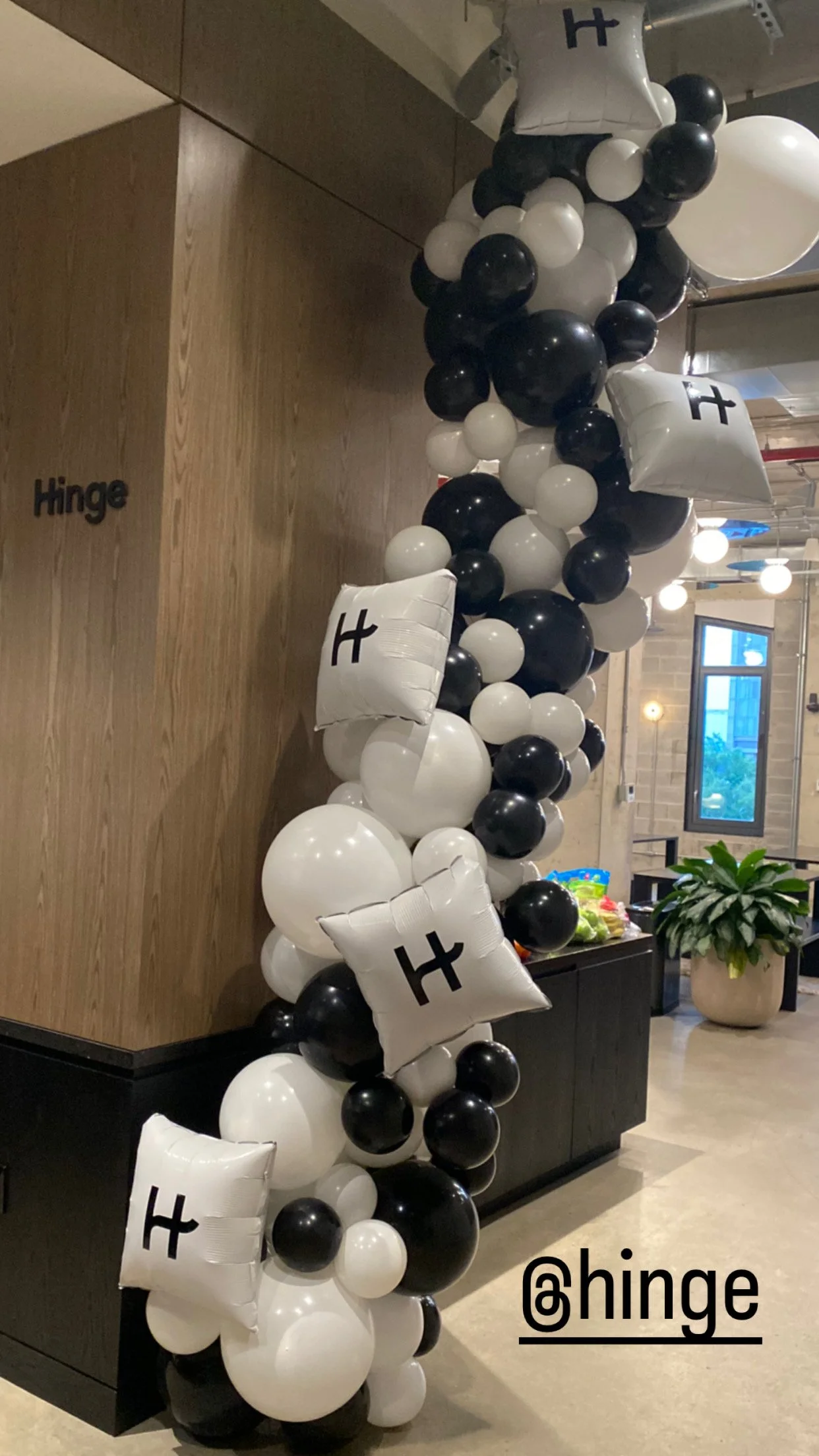Hinge display