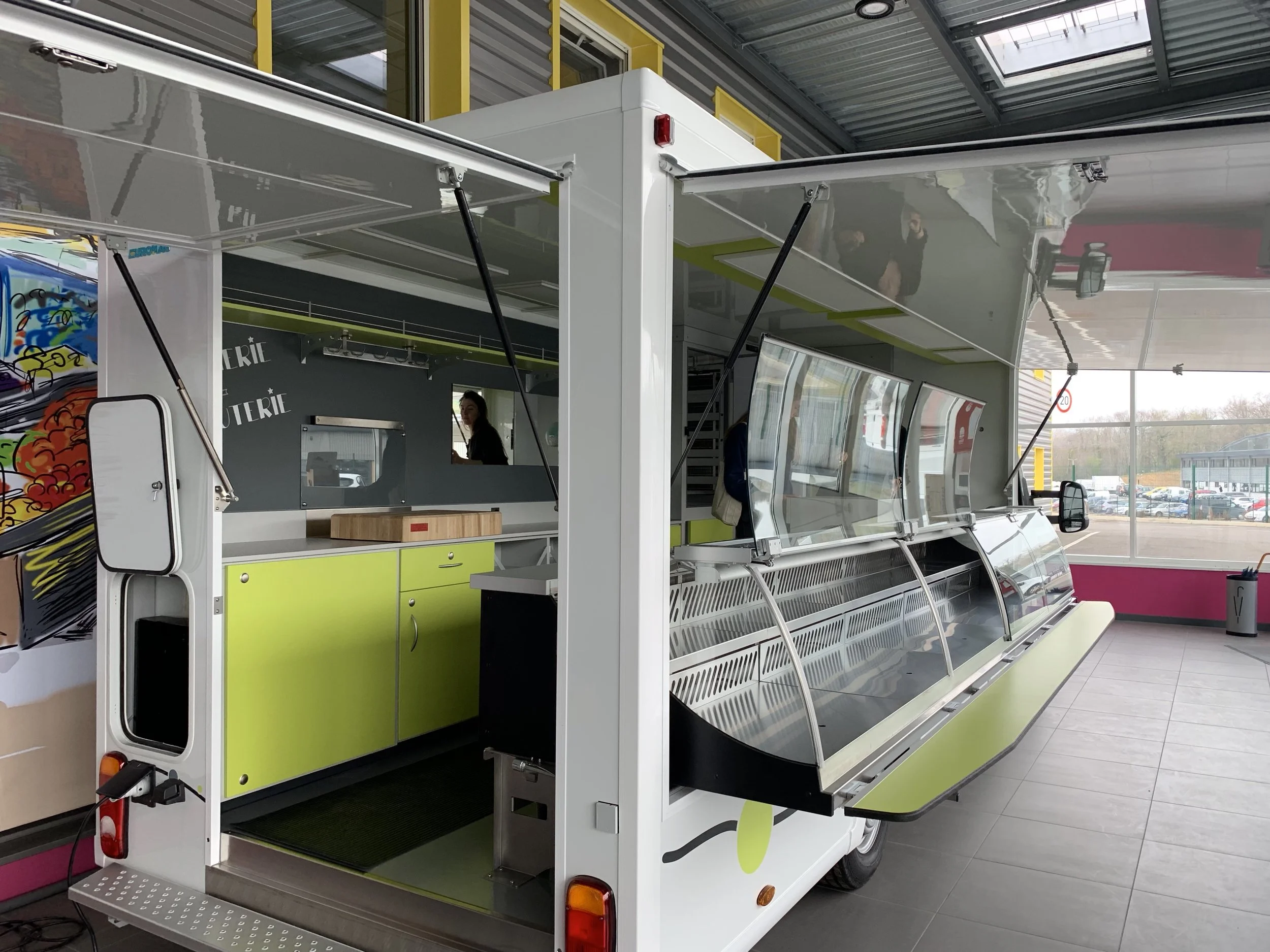 This is the floor model that our Camion Boucherie is based on. So exciting!