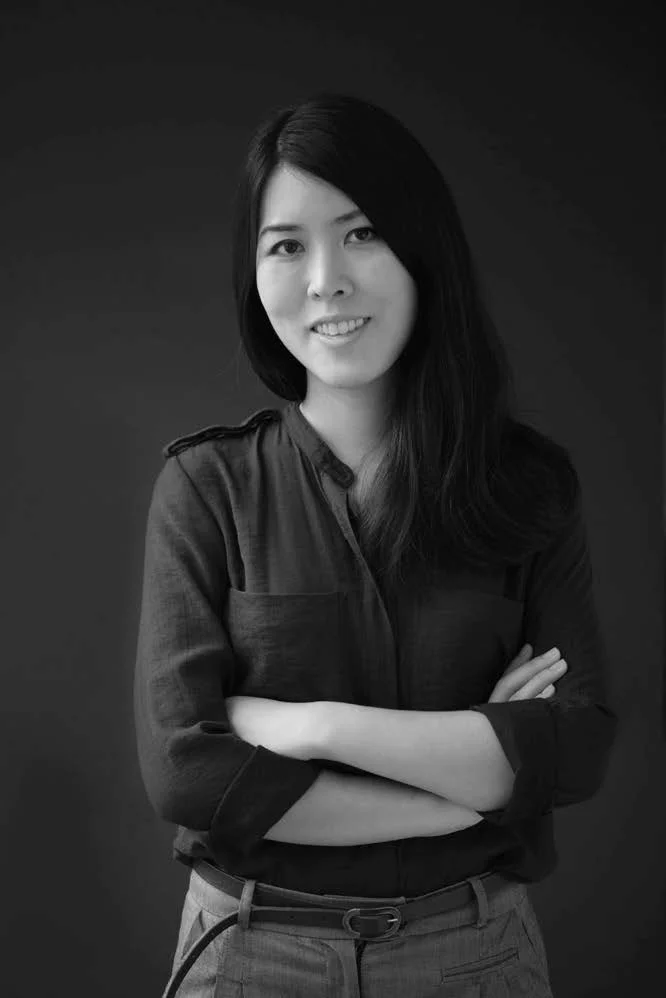NICOLE WOODFORD Director Nicole Midori WOODFORD is a Singaporean filmmaker who has made short films such as Permanent Resident (Clermont Ferrand SFF 2018), Tenebrae (Astro A-List 2018), Waiting Room (15 Shorts Commission 2018) and For We Are Strangers (Busan IFF 2015). She is also an alumnus of Berlinale Talents 2010, Asian Film Academy 2010 and Tokyo Talents 2017.