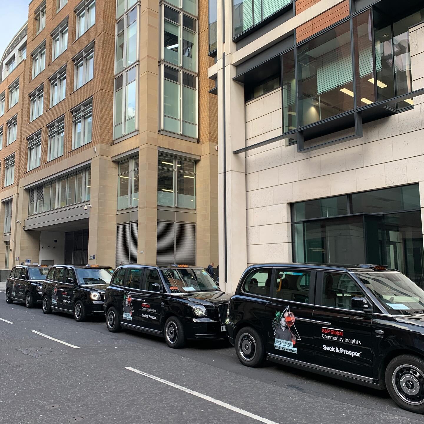 It&rsquo;s the start of #internationalenergyweek we are transporting @sp_global guests and vips around the city for multiple events throughout the week. 

#london #events #electrictaxi #blackcab #ev #greentransportation #knowledge