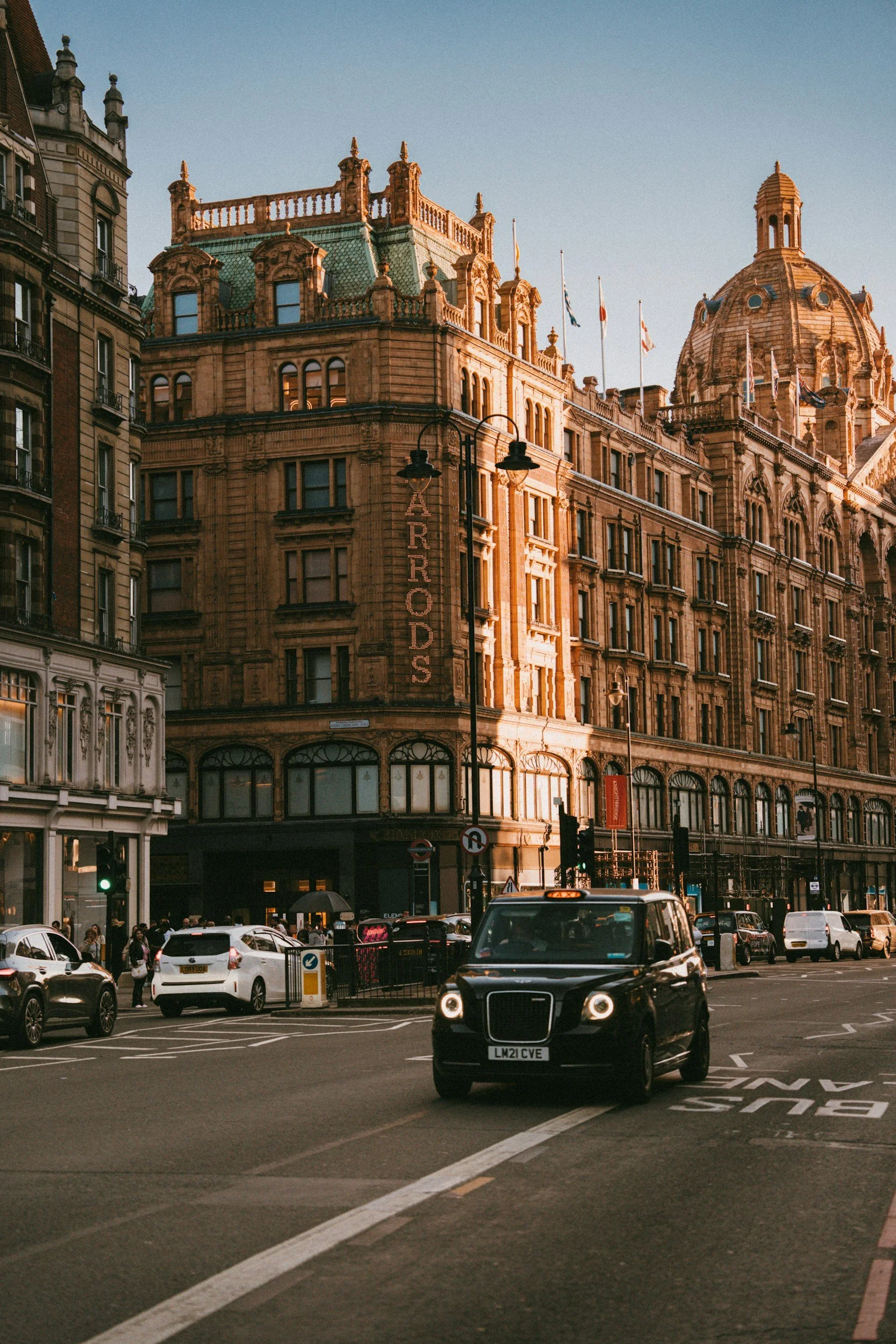 Kensington & Chelsea black cab airport transfer