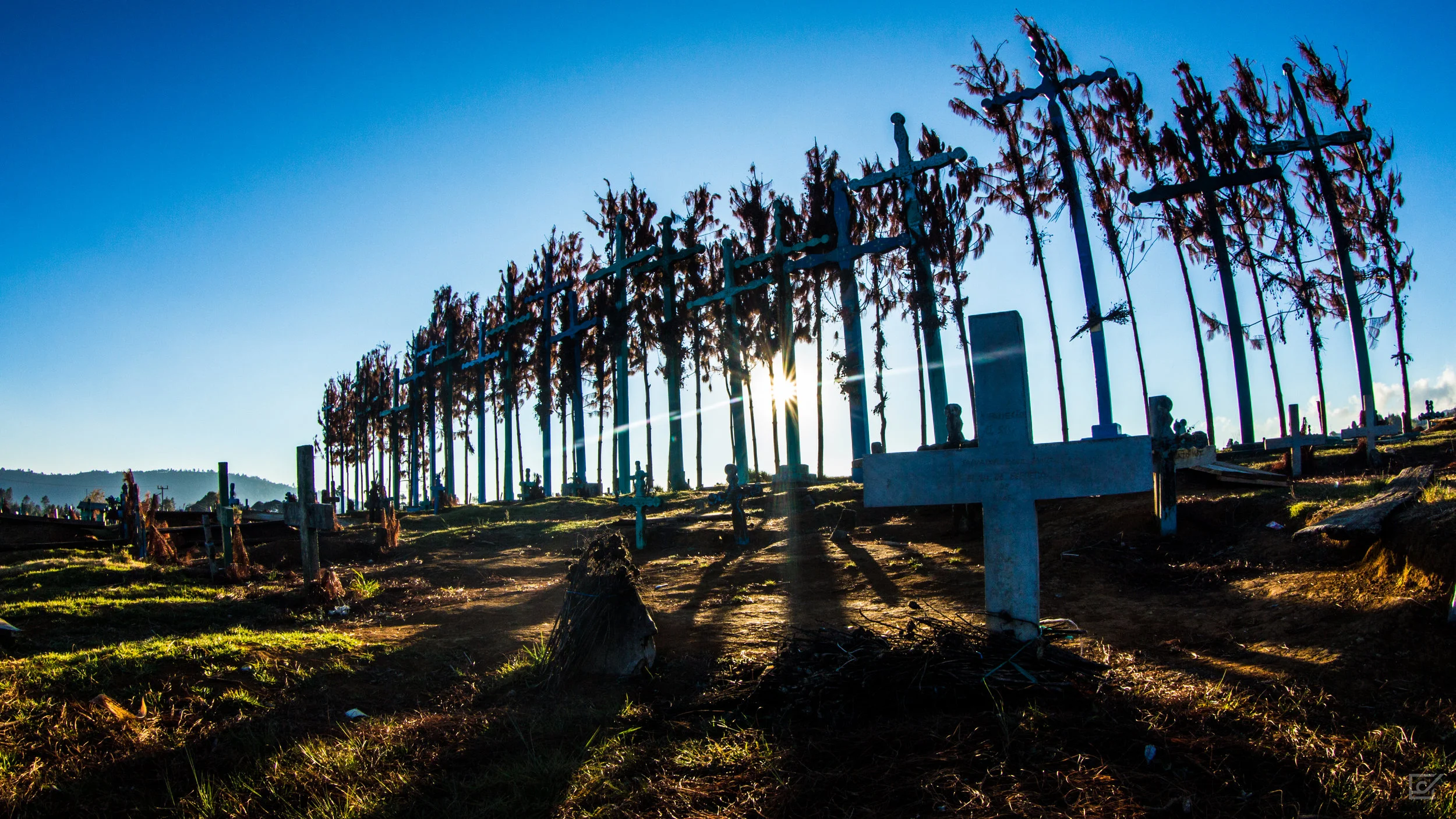 Cruces y sombras