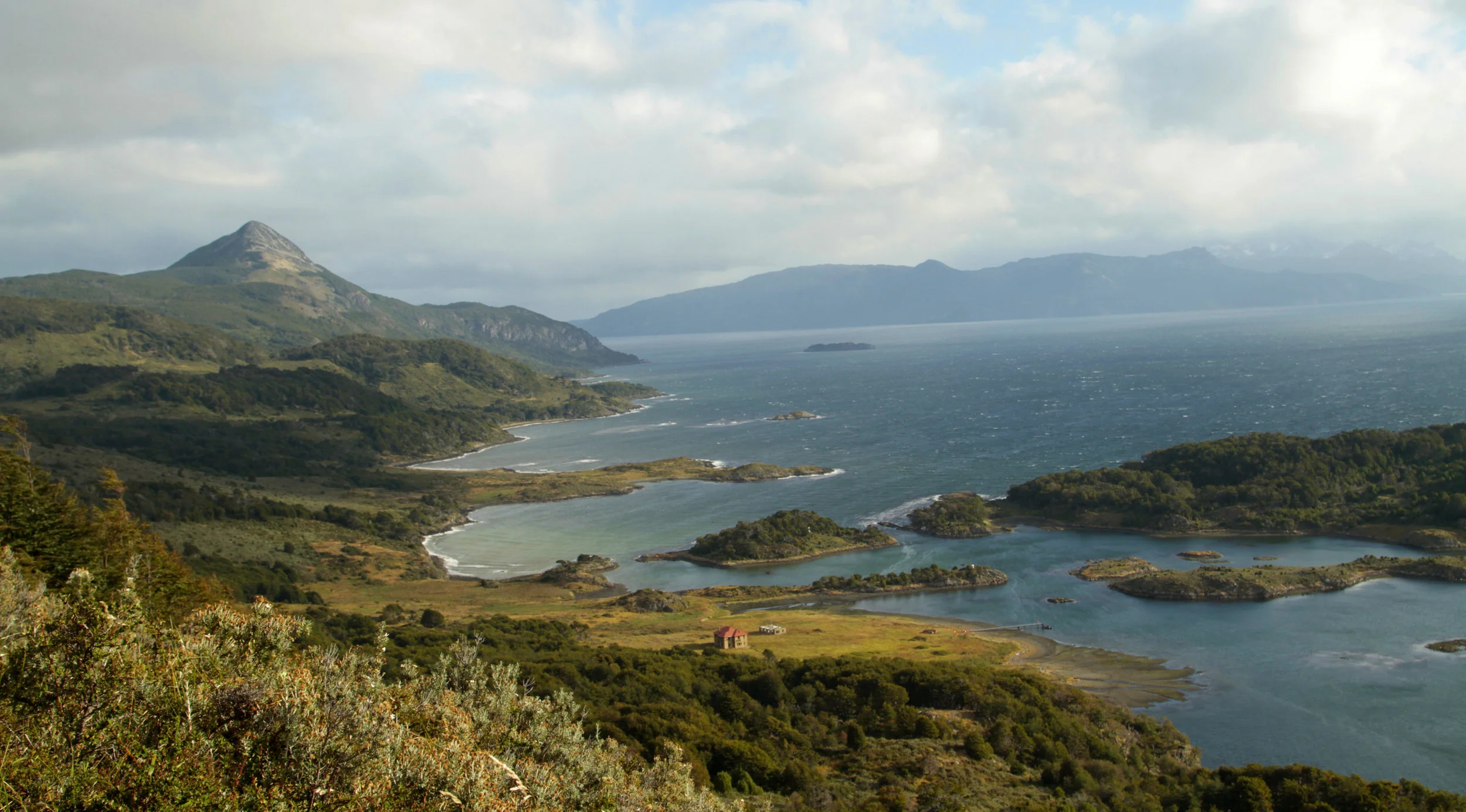 Costa alejada / Far away coast