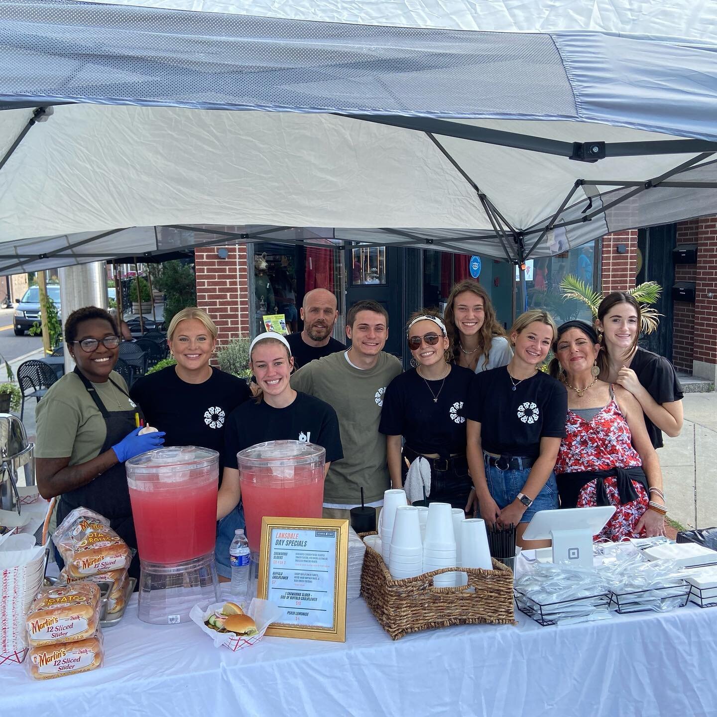 Happy Lansdale Day! 😎🎉

The gang&rsquo;s all here &amp; we&rsquo;re ready to celebrate 💥 swing by for Buffalo Cauliflower, Shawarma Sandwiches &amp; Peach Lemonade! 

#lansdale #stoveandtap #foodspecial #drinkspecials