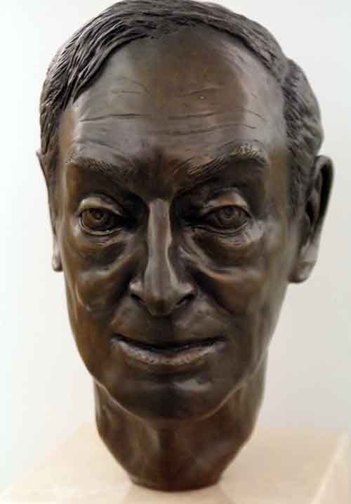 Saul Bellow , 1993 — Sara Miller Bronze — Harold Washington Library Center Photo by Michael Steele
