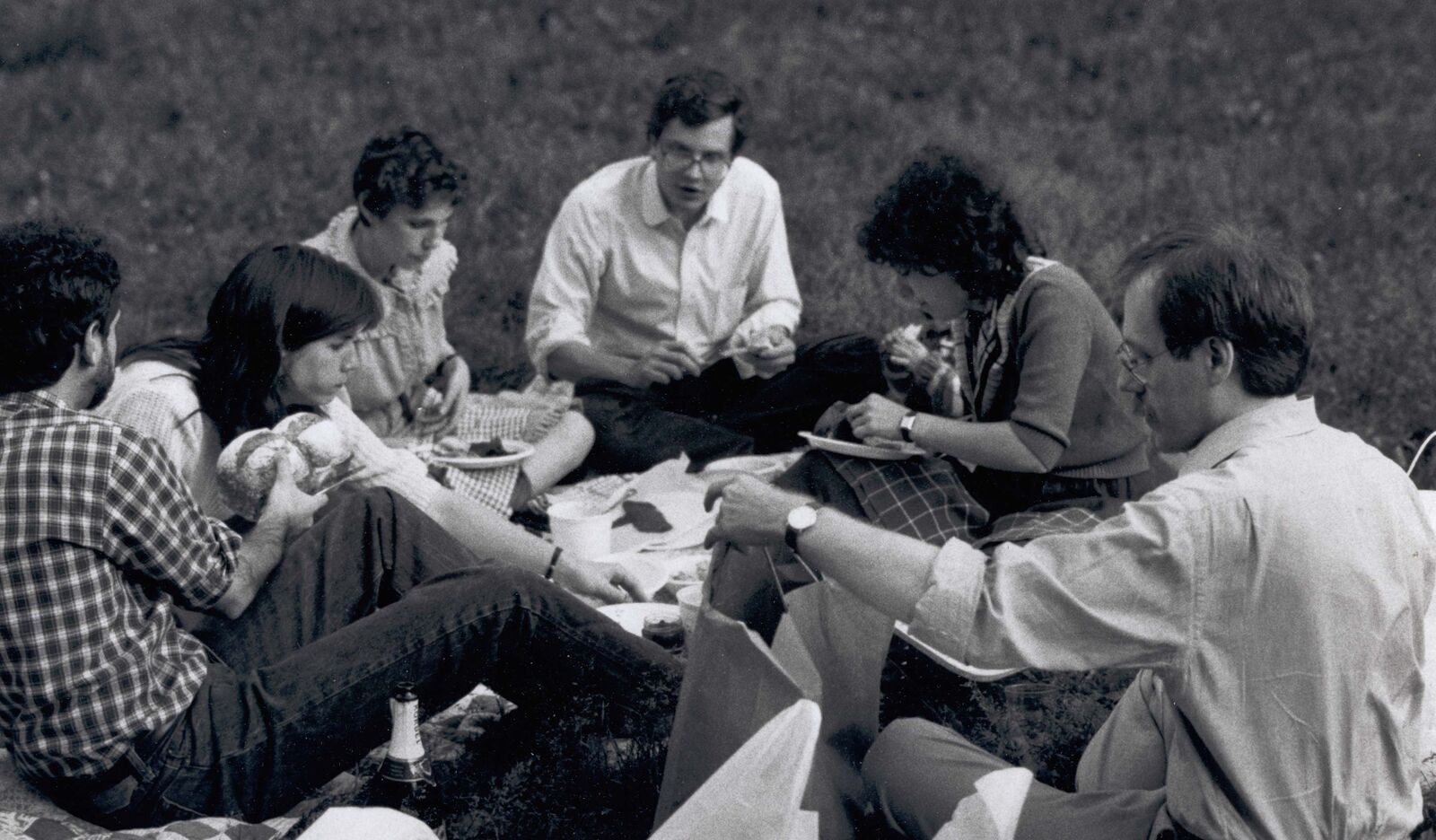 Samuel G. Freedman (left), Arthur Sulzberger, Jr (center), Jeff Schmalz (right), and other New York Times journalists