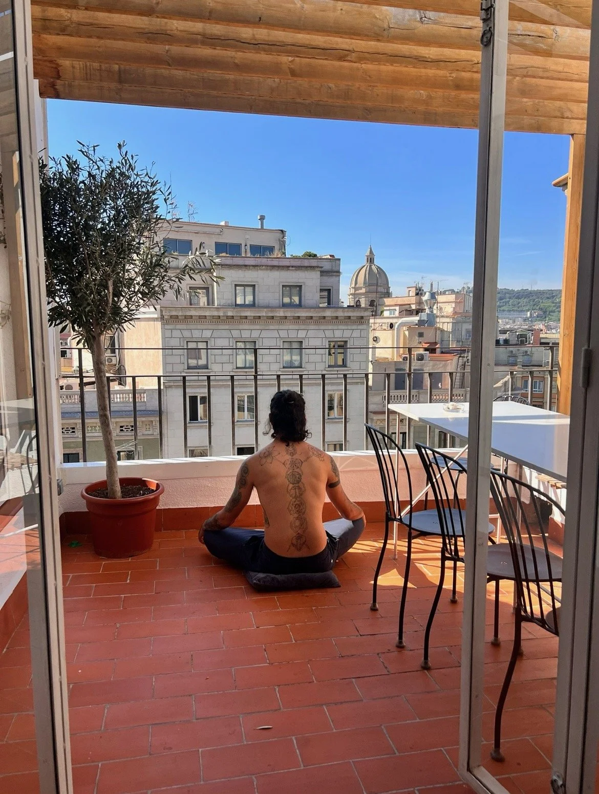 Exploring The Crown Chakra: Liberation and Letting Go