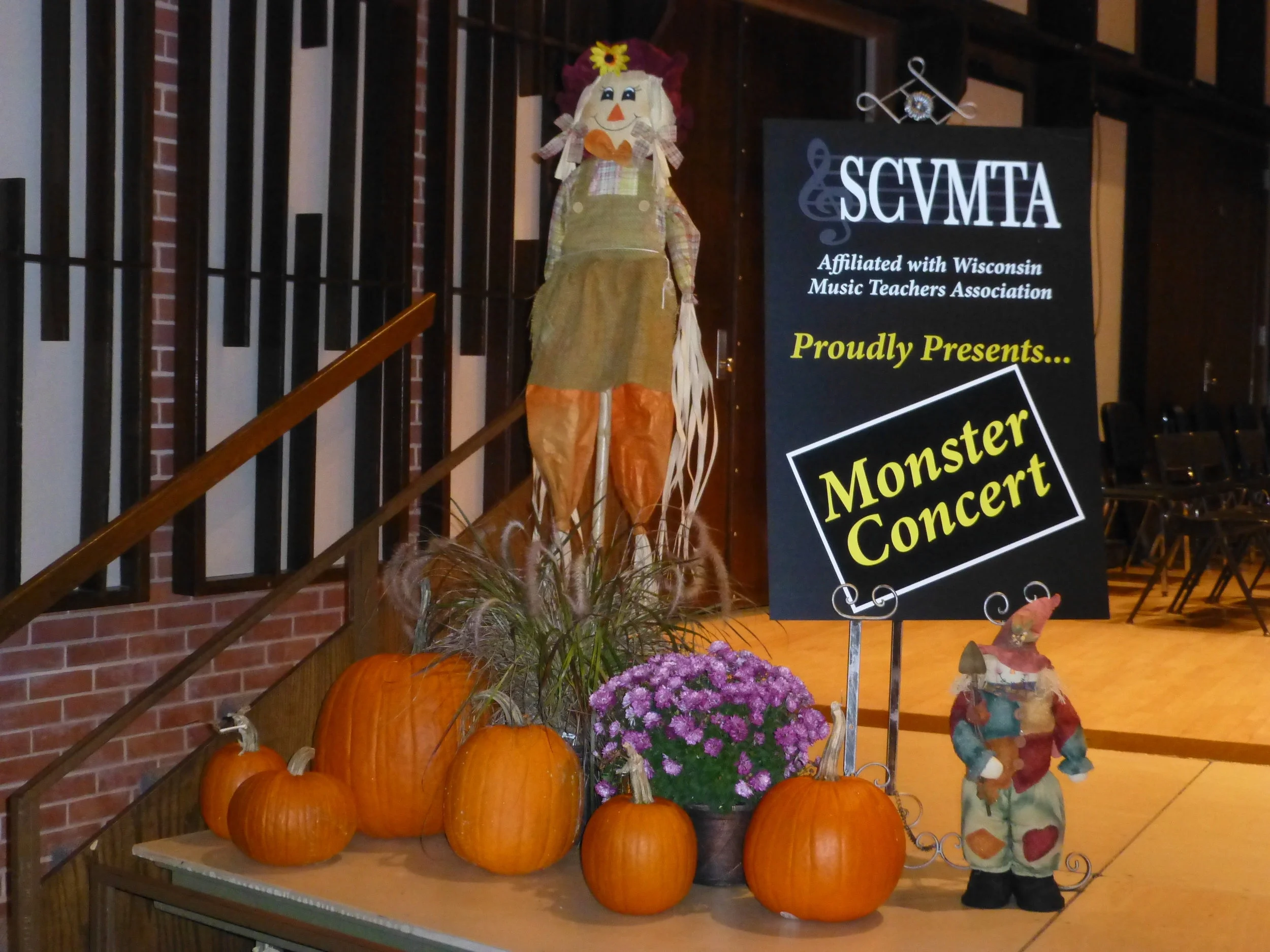 Decor with Signmc2017.jpg