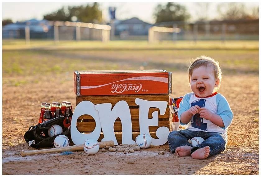 Eastons-first-birthday-session-watauga-baseball (15).jpg
