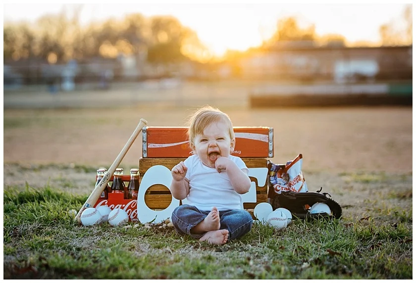 Eastons-first-birthday-session-watauga-baseball (18).jpg